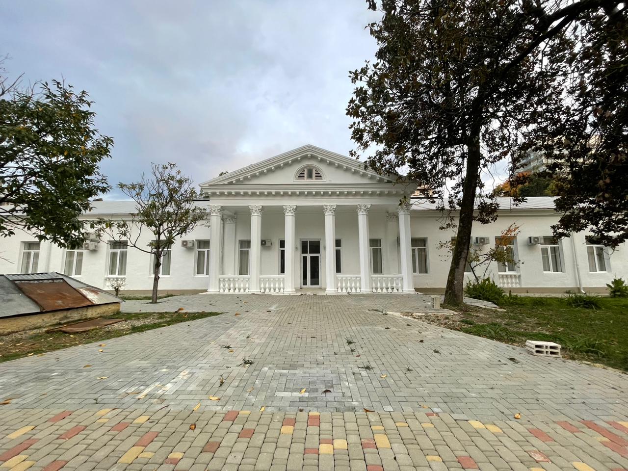 Корпус Лунный