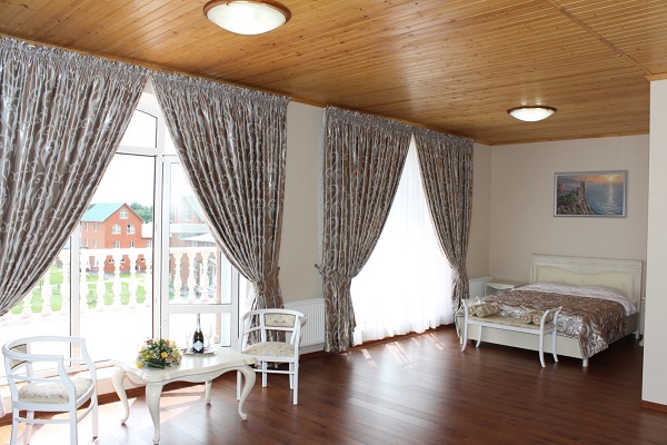 Фотография Делюкс 2-местный с балконом