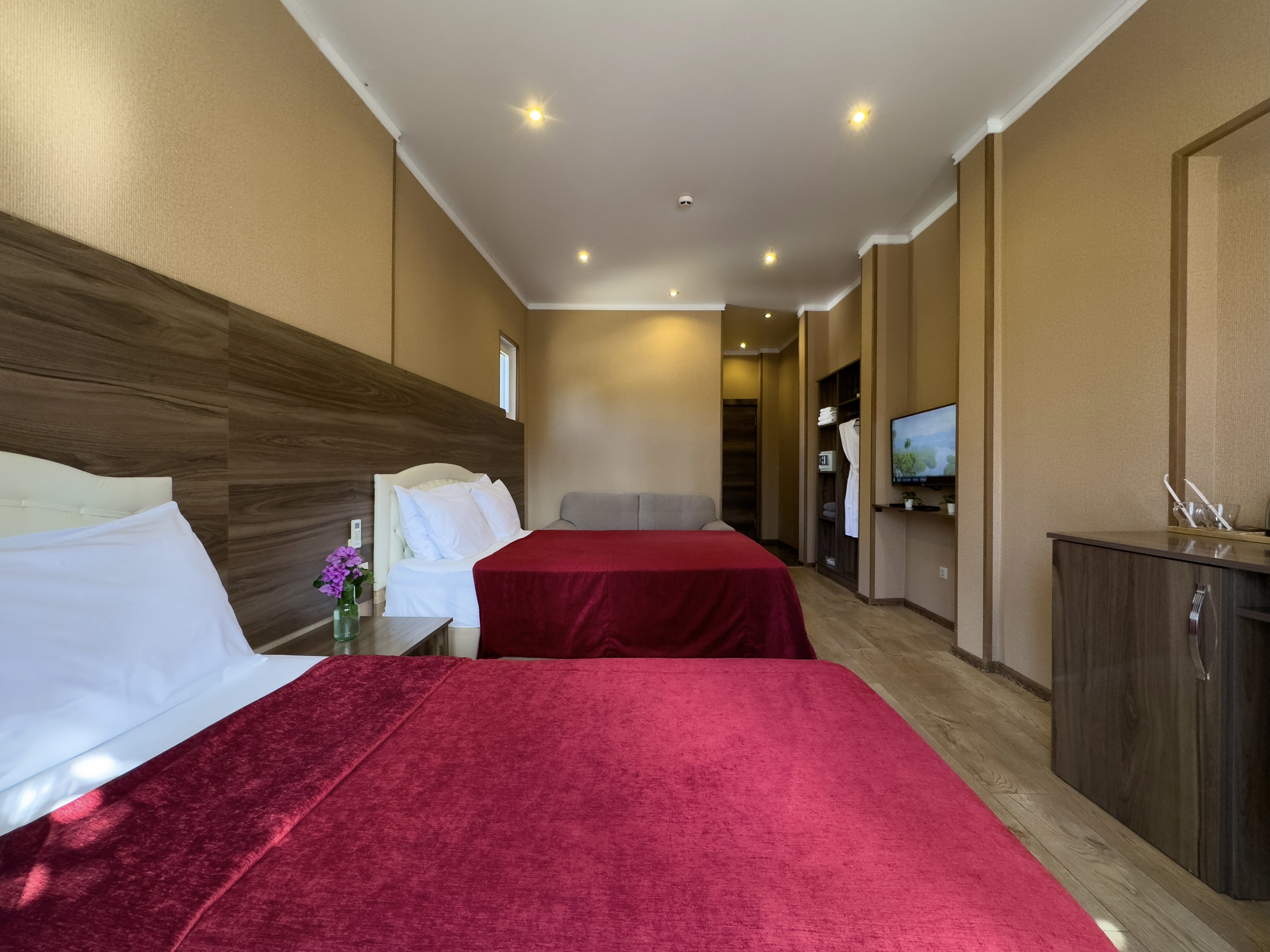 Супериор 3-местный 1-комнатный (с балконом)