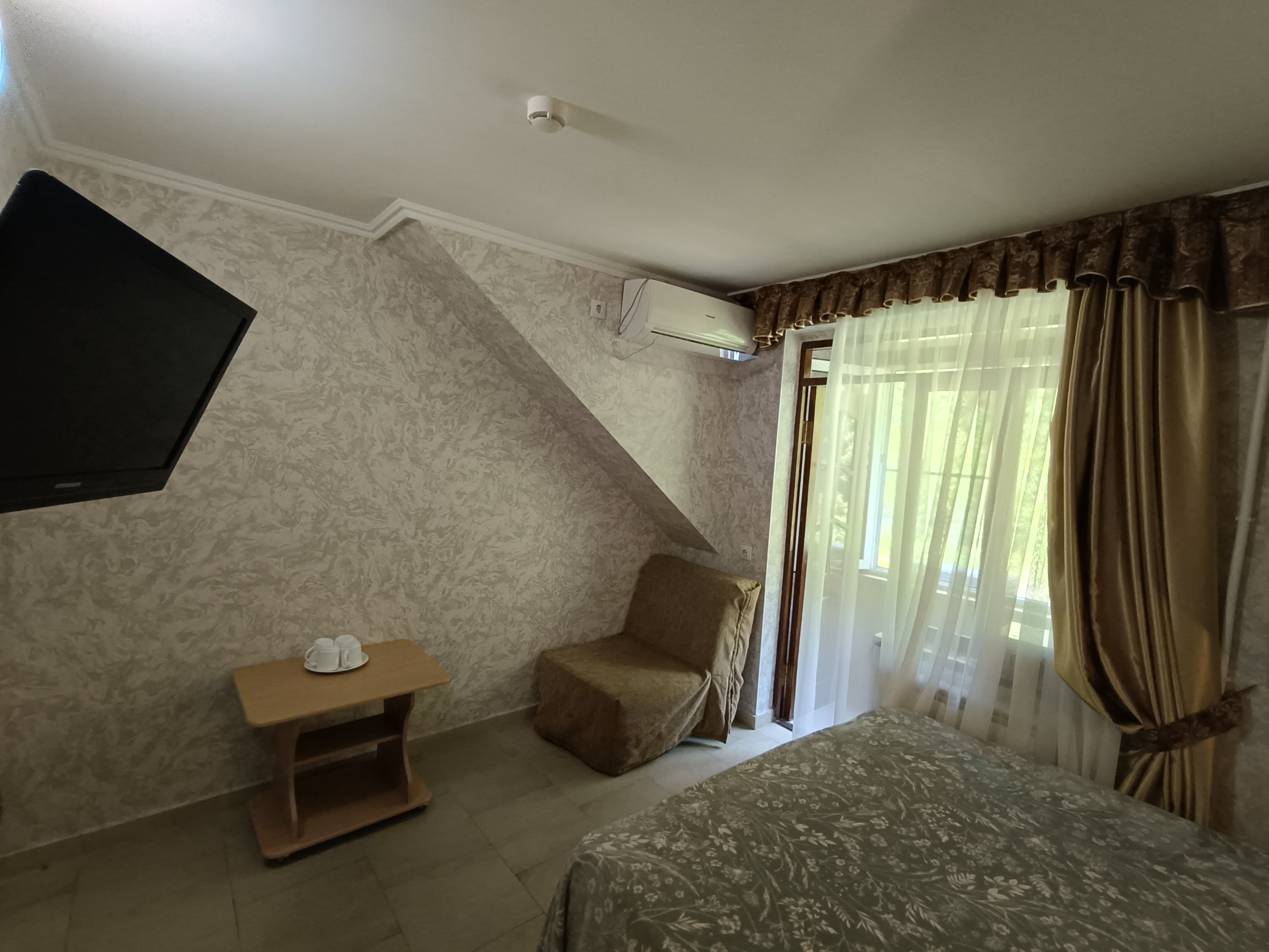 Номер Малый 2-местный 1-комнатный (с доп.кроватью и лоджией)