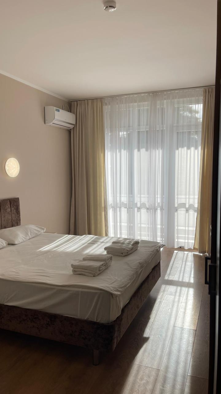 Стандартный 2-местный (с балконом, территория Солнечный берег, корпуса Солнечный, Жемчужный, Радужный, Янтарный, Лунный)