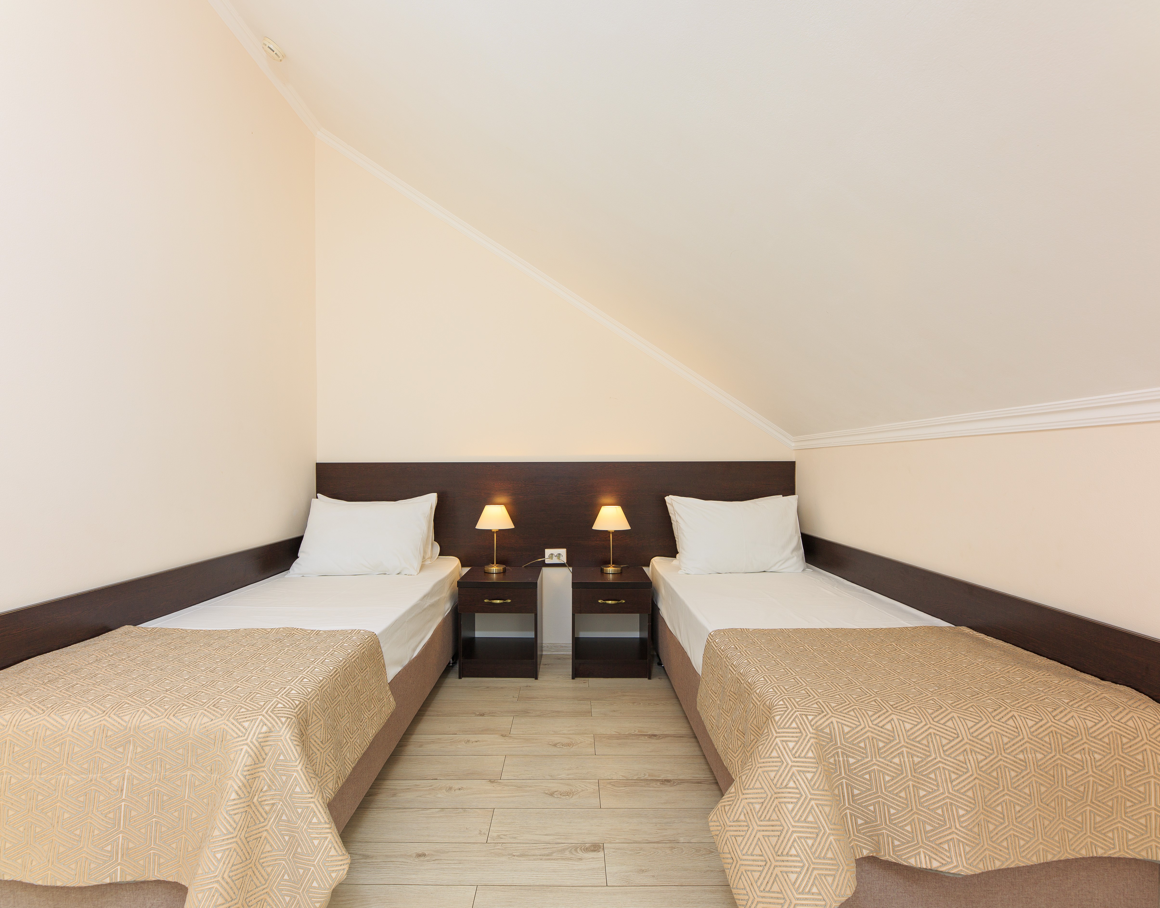 Апартаменты 4-местный 3-комнатный 2-уровневый