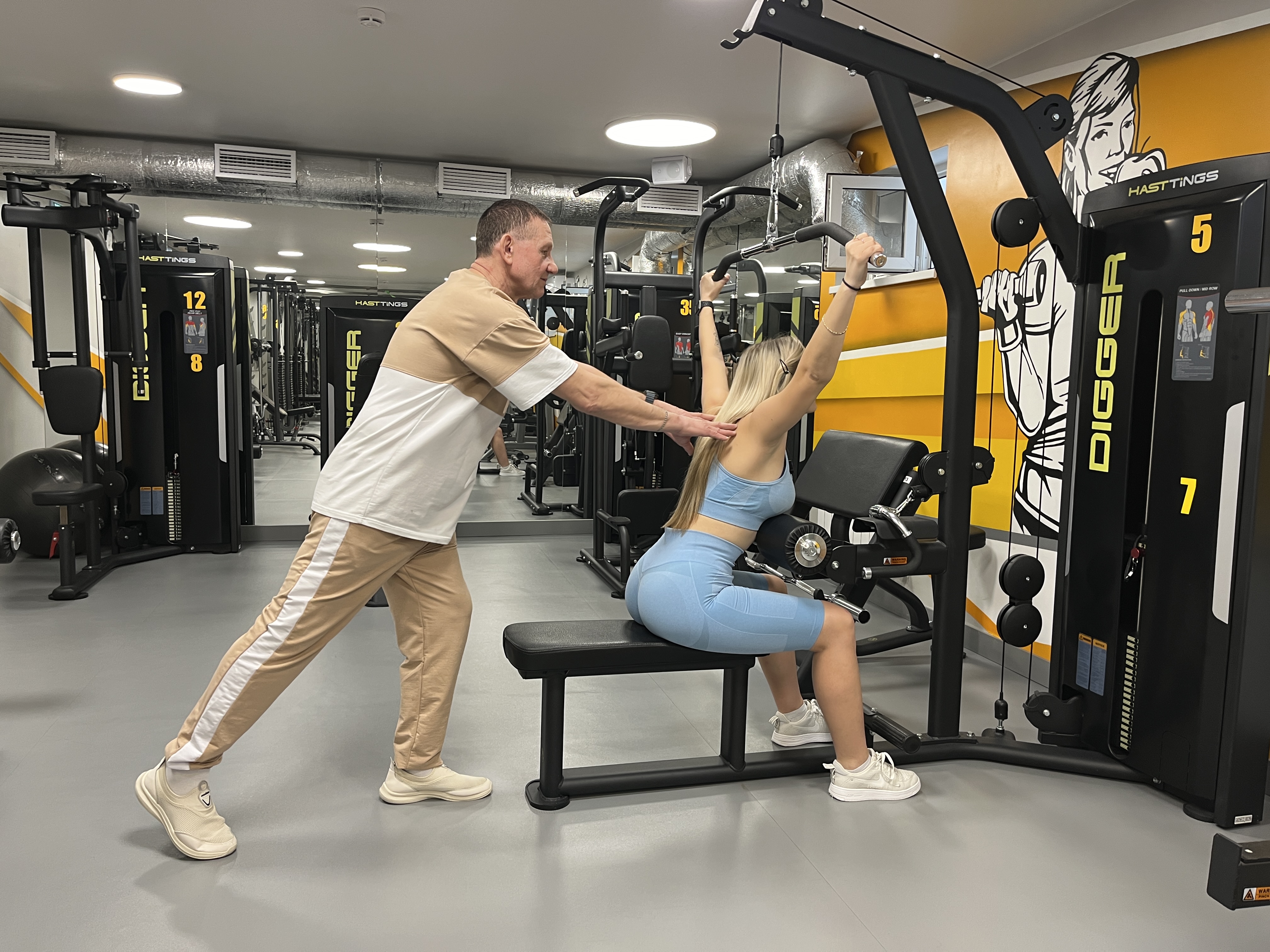 Занятие с тренером кинезио-терапия