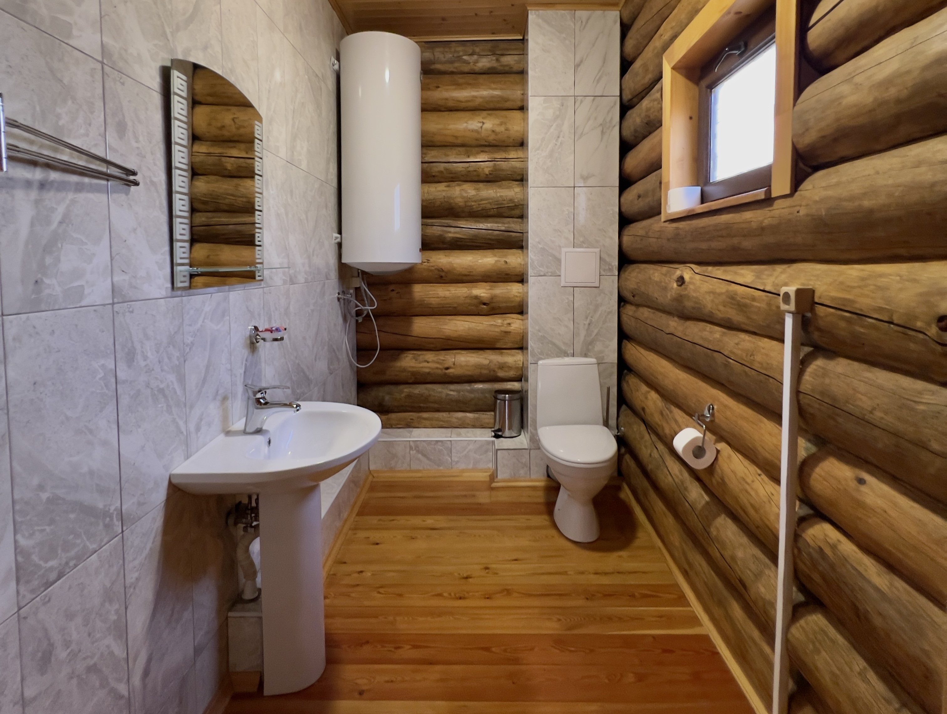 Люкс 4-местный 3-комнатный (2-этажный)