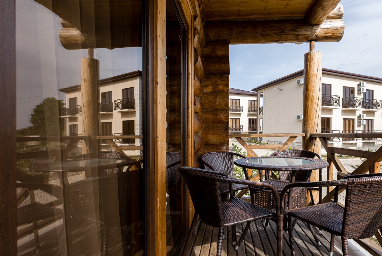 Люкс 4-местный 3-комнатный (2-этажный)