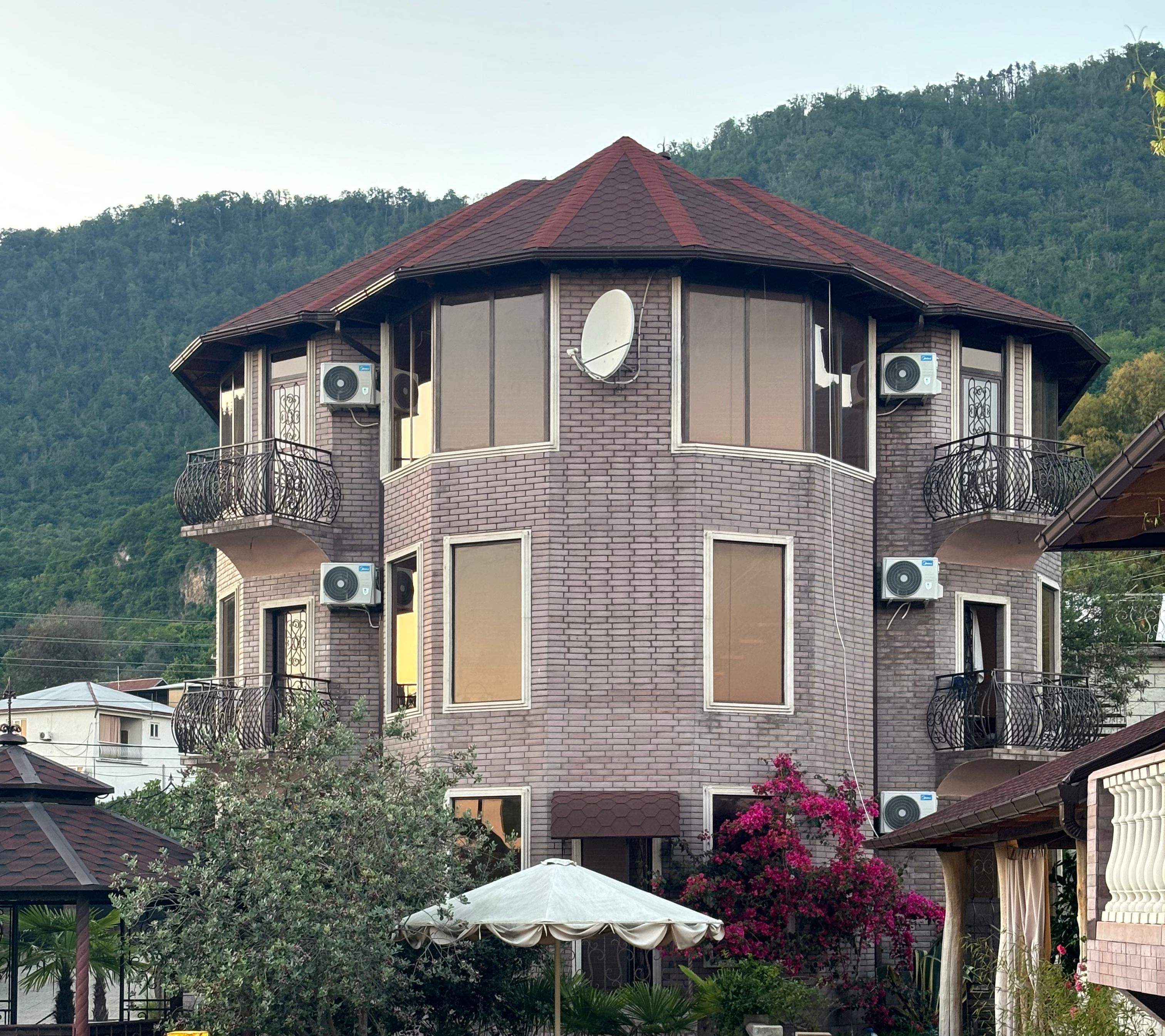 Villa Familia (Новый Афон)