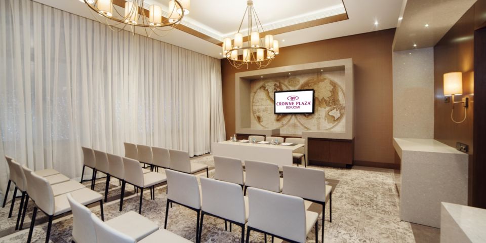 Crowne Plaza Borjomi