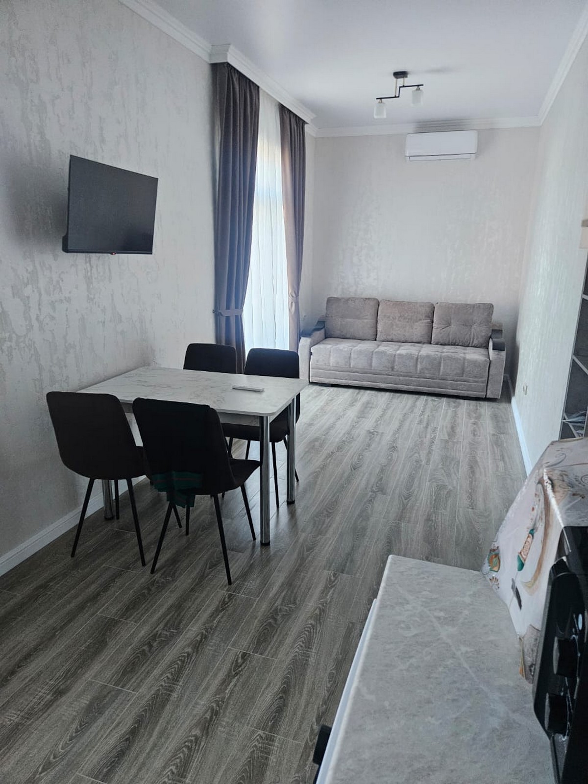 Апартаменты 4-местный 1-комнатный (с балконом)