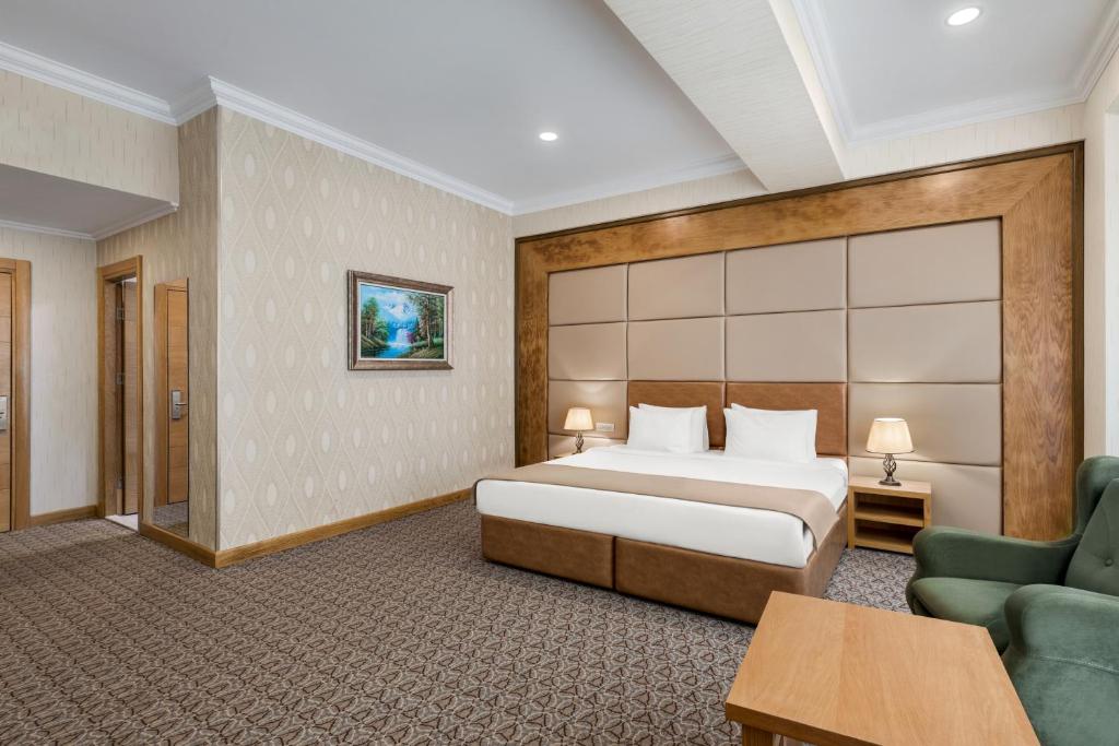 Wyndham Hotel Baku (бывш. Rich Hotel)