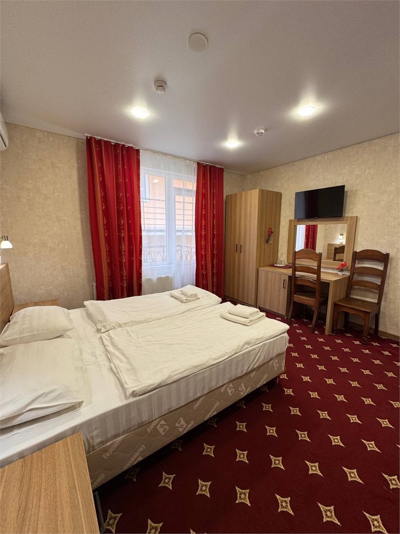 Стандартный 4-местный (с балконом, до 5 гостей)