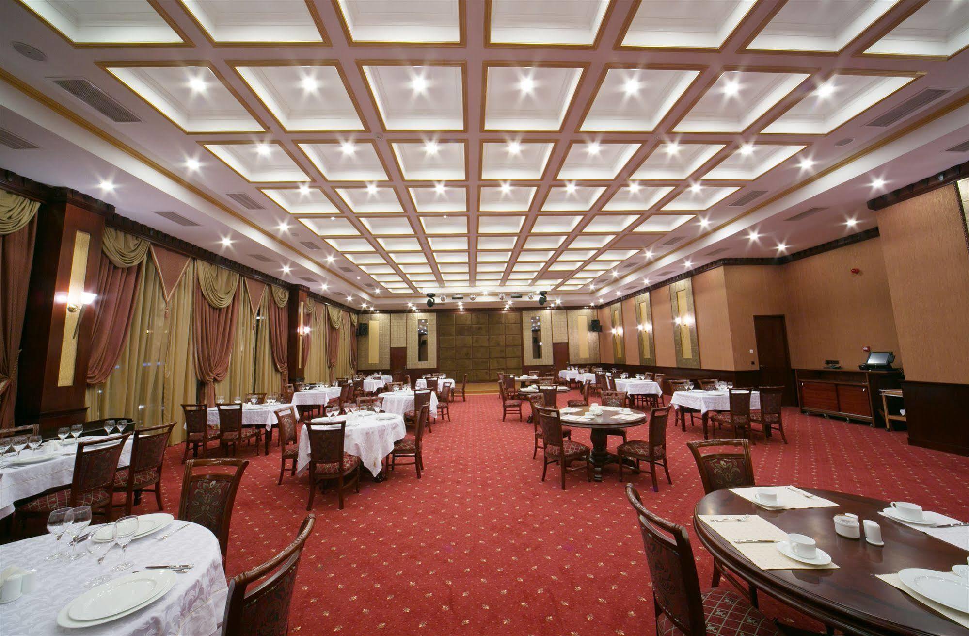 Golden Coast Hotel