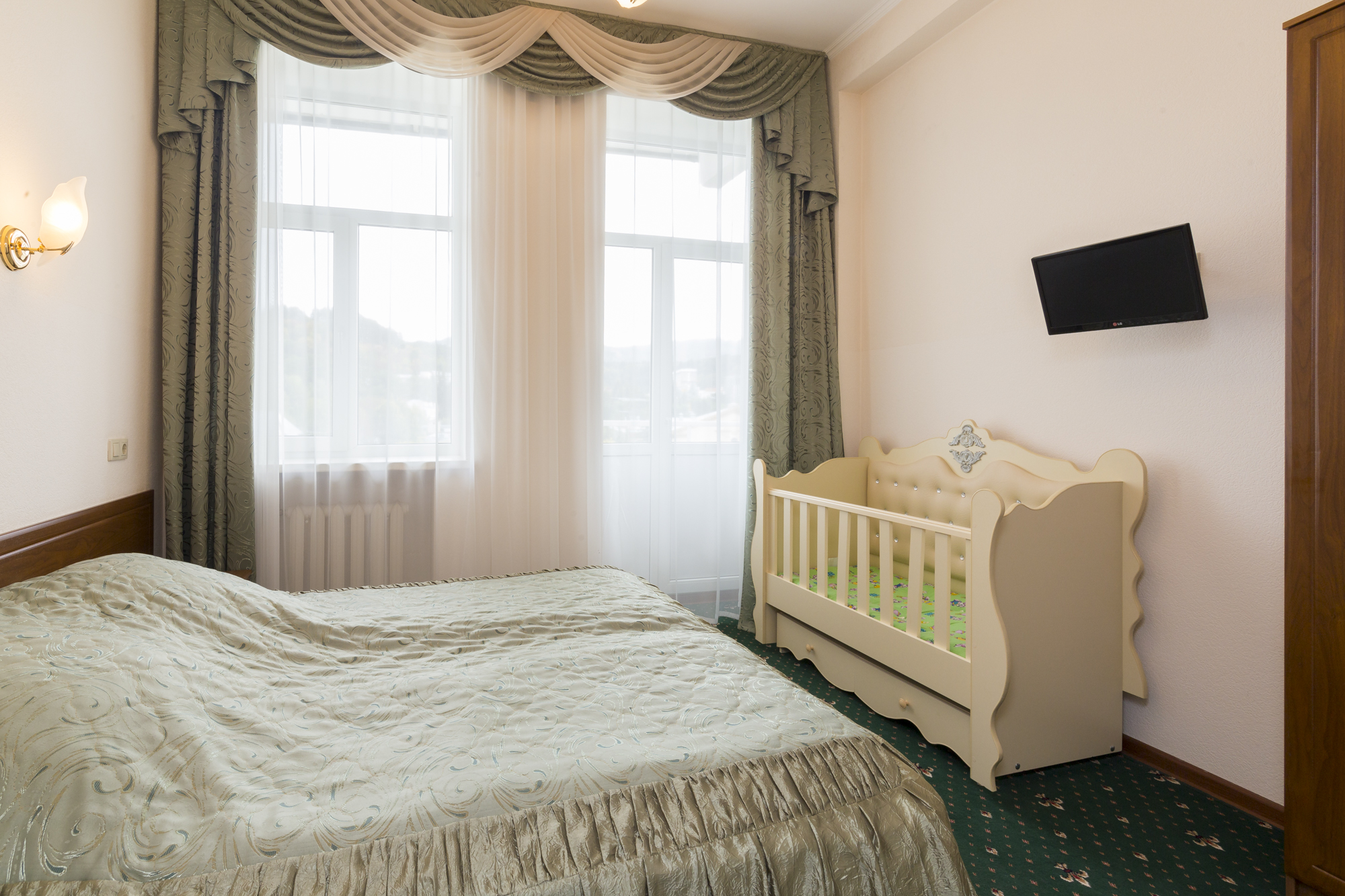 Фотография Люкс 2-местный 2-комнатный (корпус 2)