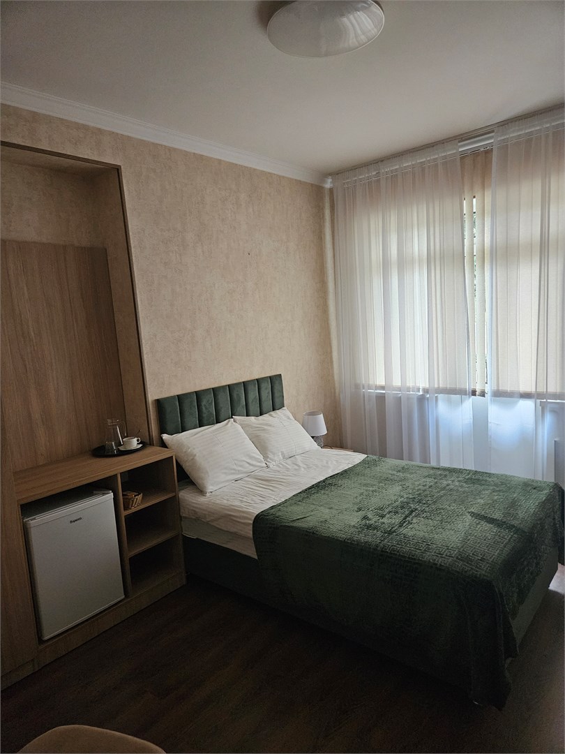 Комфорт 1-местный 1-комнатный (с балконом, 2 этаж)