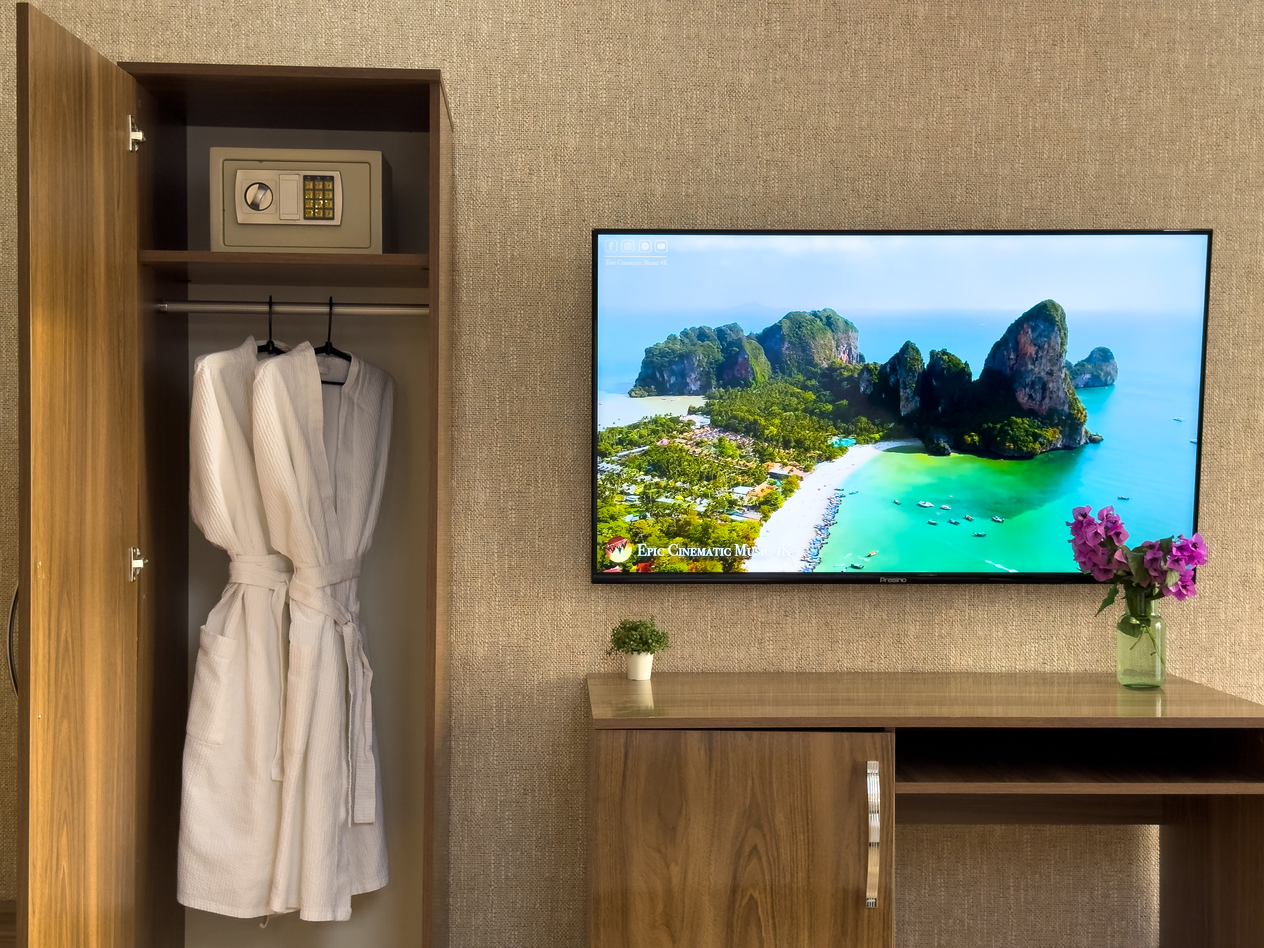 Супериор Плюс 3-местный 1-комнатный (с балконом)