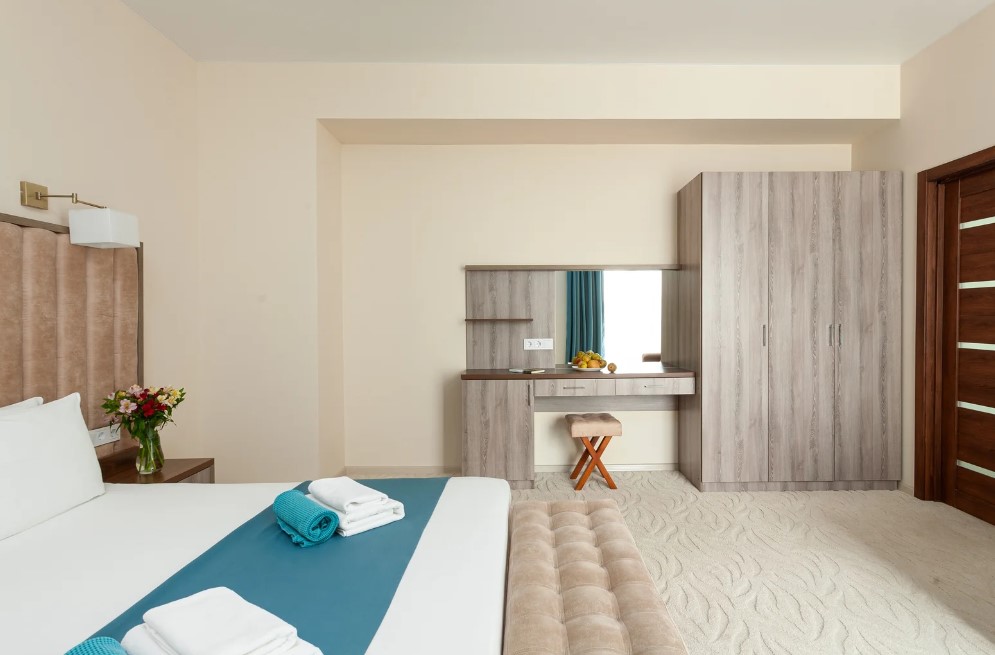 Люкс 2-местный 2-комнатный (без балкона)