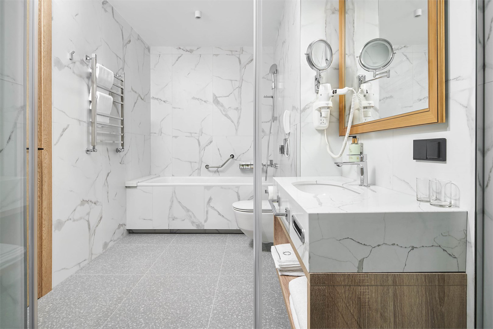 Люкс 2-местный 2-комнатный (с панорамой)