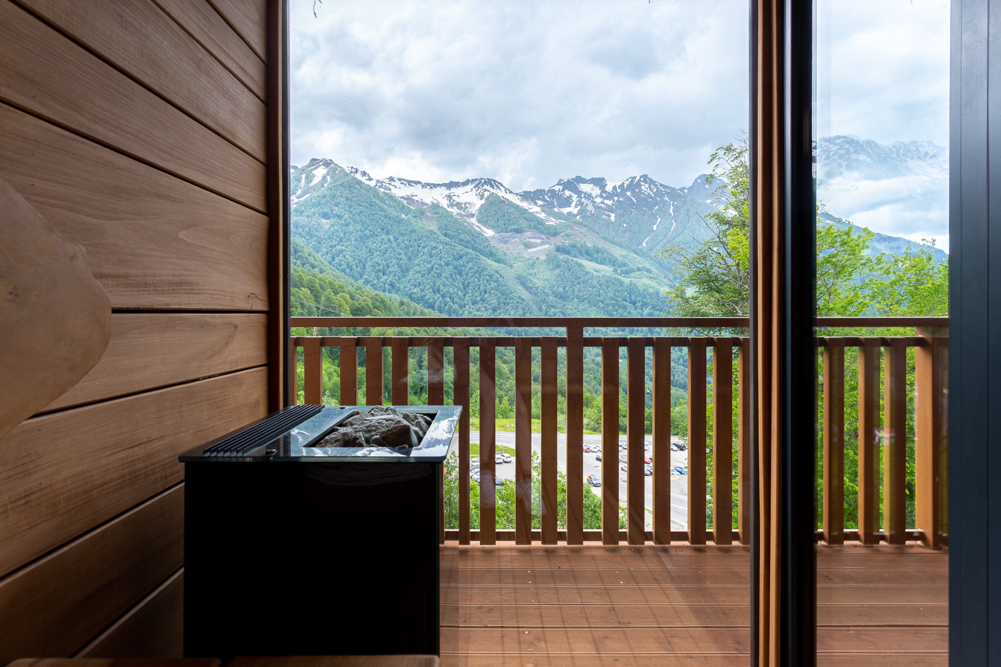 Апартаменты 8-местный 3-комнатный (с джакузи на террасе и видом на горы)