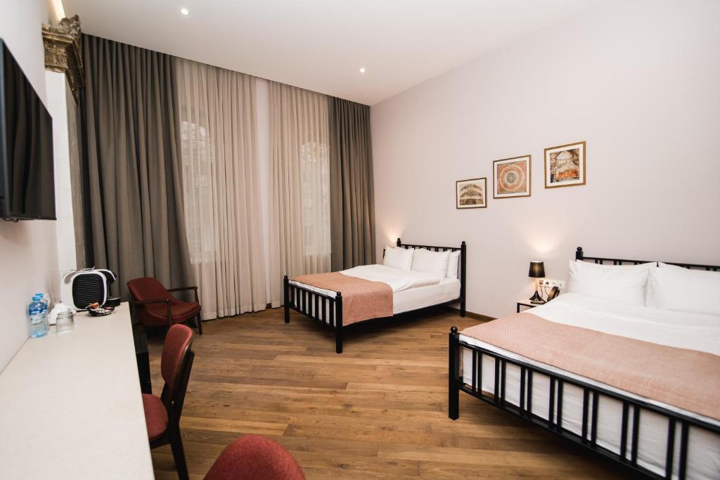Makmani Hotel