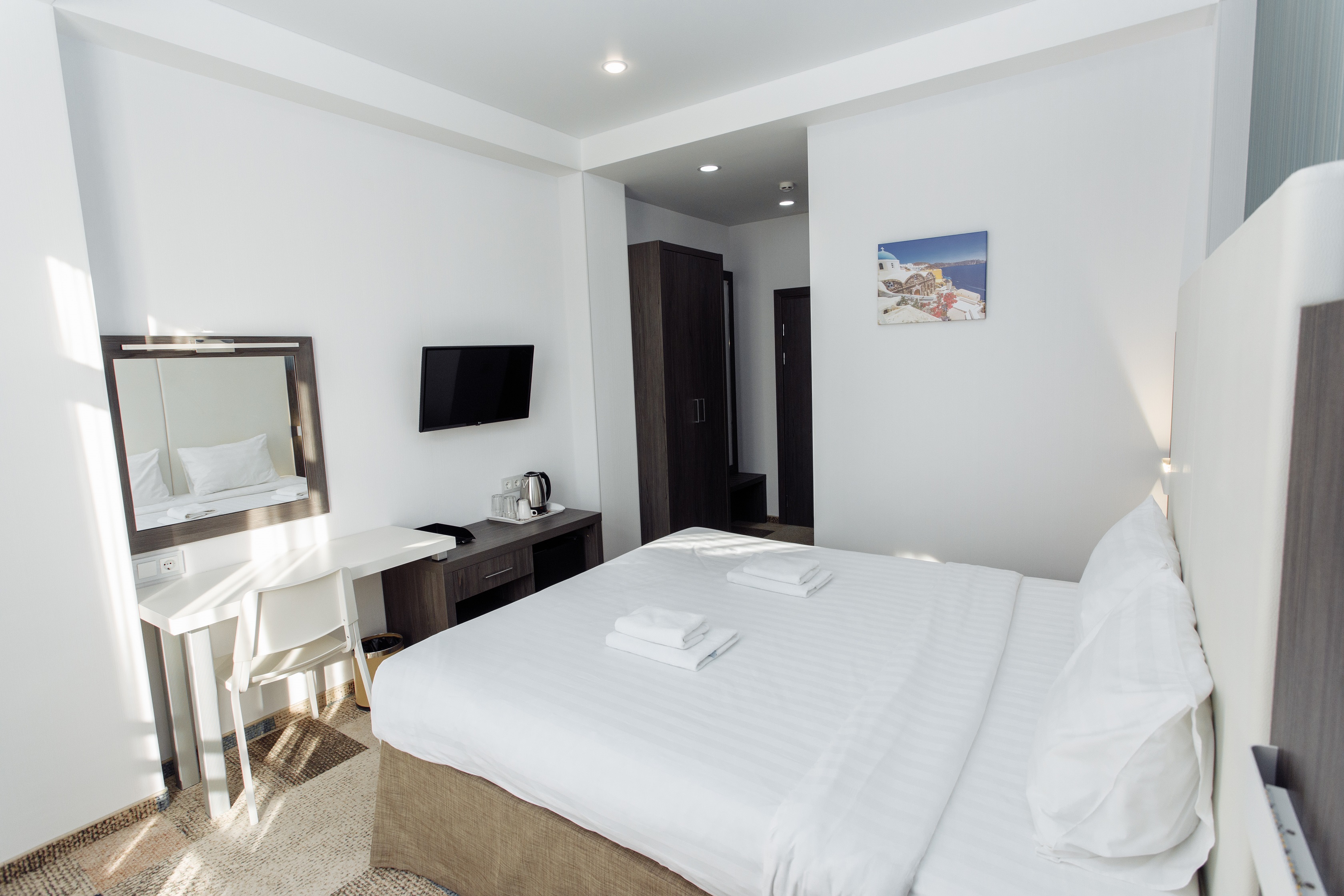 Делюкс м800. Отель mio Costa. Отель Мио Адлер. Отель Mercure Center Adler. Фото фасада отель на 4 номера