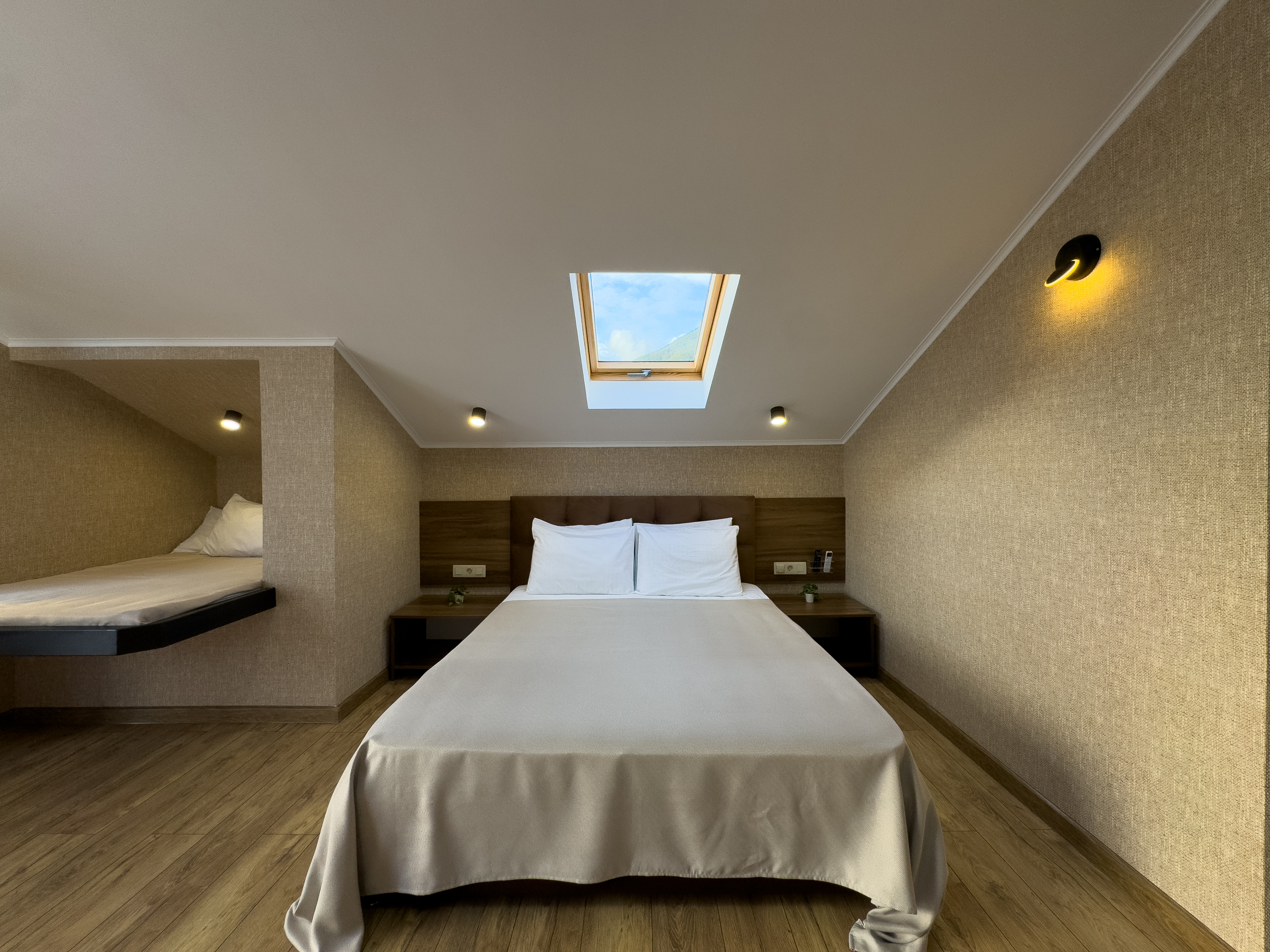 Супериор Плюс 3-местный 1-комнатный (с балконом)