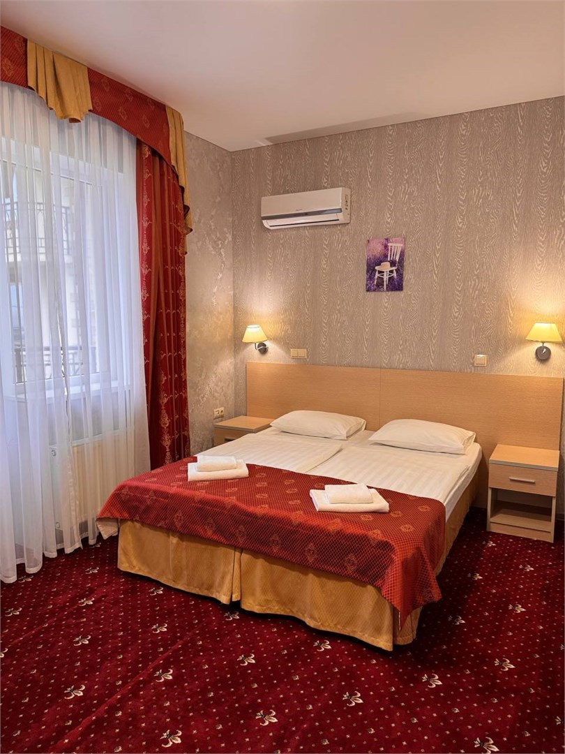 Джуниор Сьют 4-местный (с балконом и видом на море)