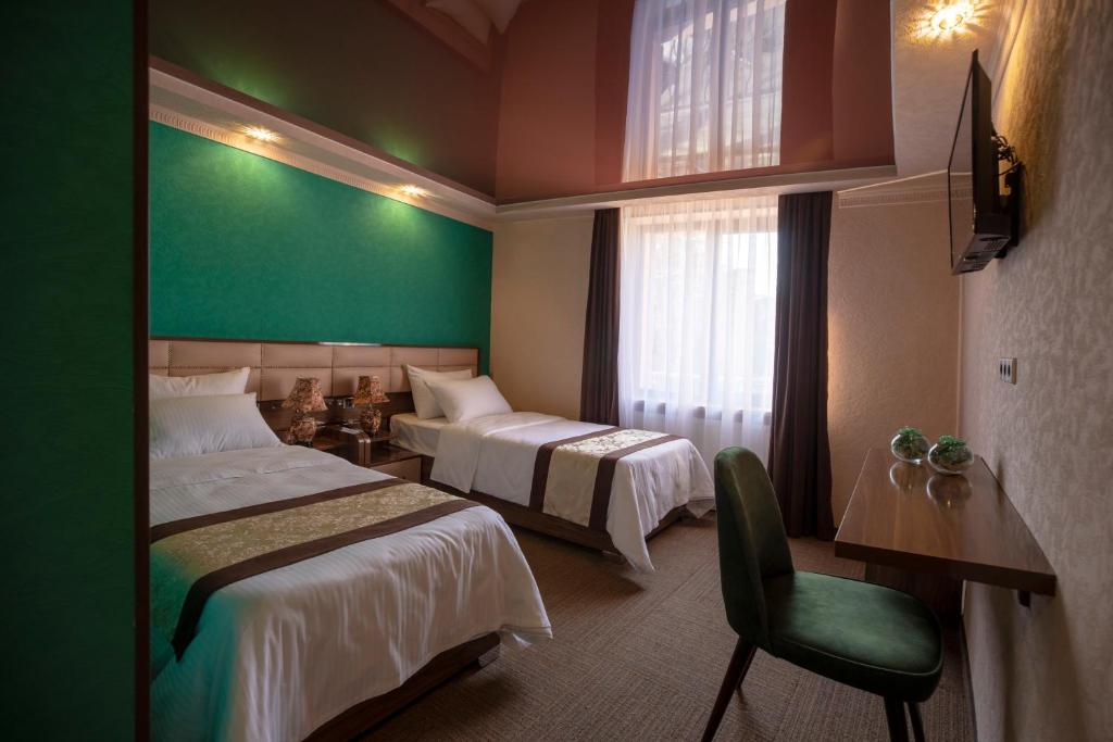 Georgia Gold Hotel