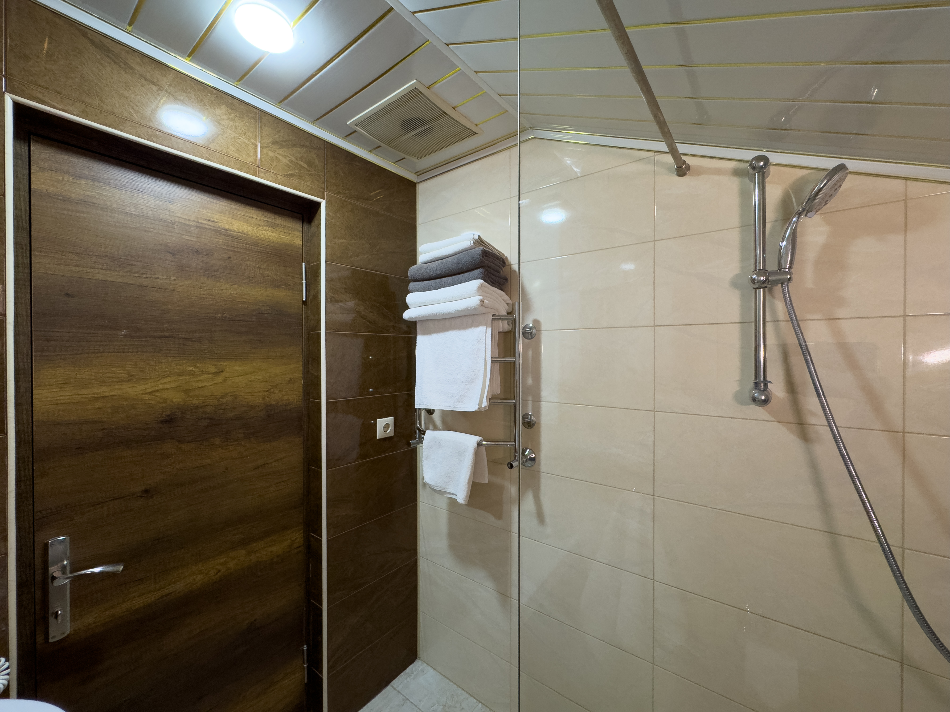 Супериор Плюс 3-местный 1-комнатный (с балконом)