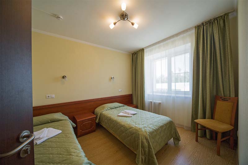 Полулюкс 2-местный 2-комнатный (маленькая гостиная) в корпусе №2