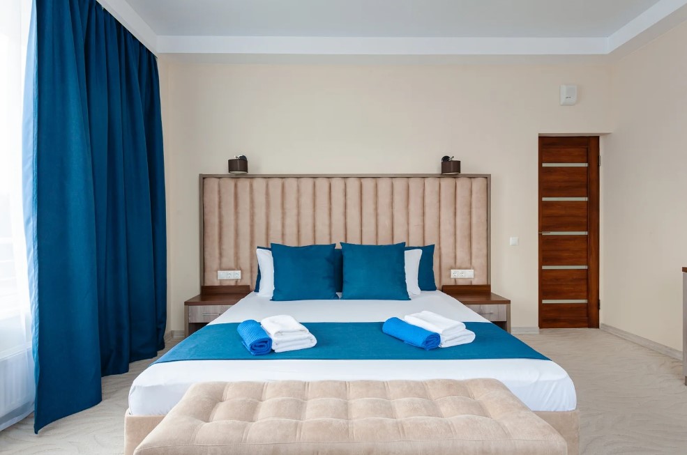 Люкс 3-местный 2-комнатный (с балконом)