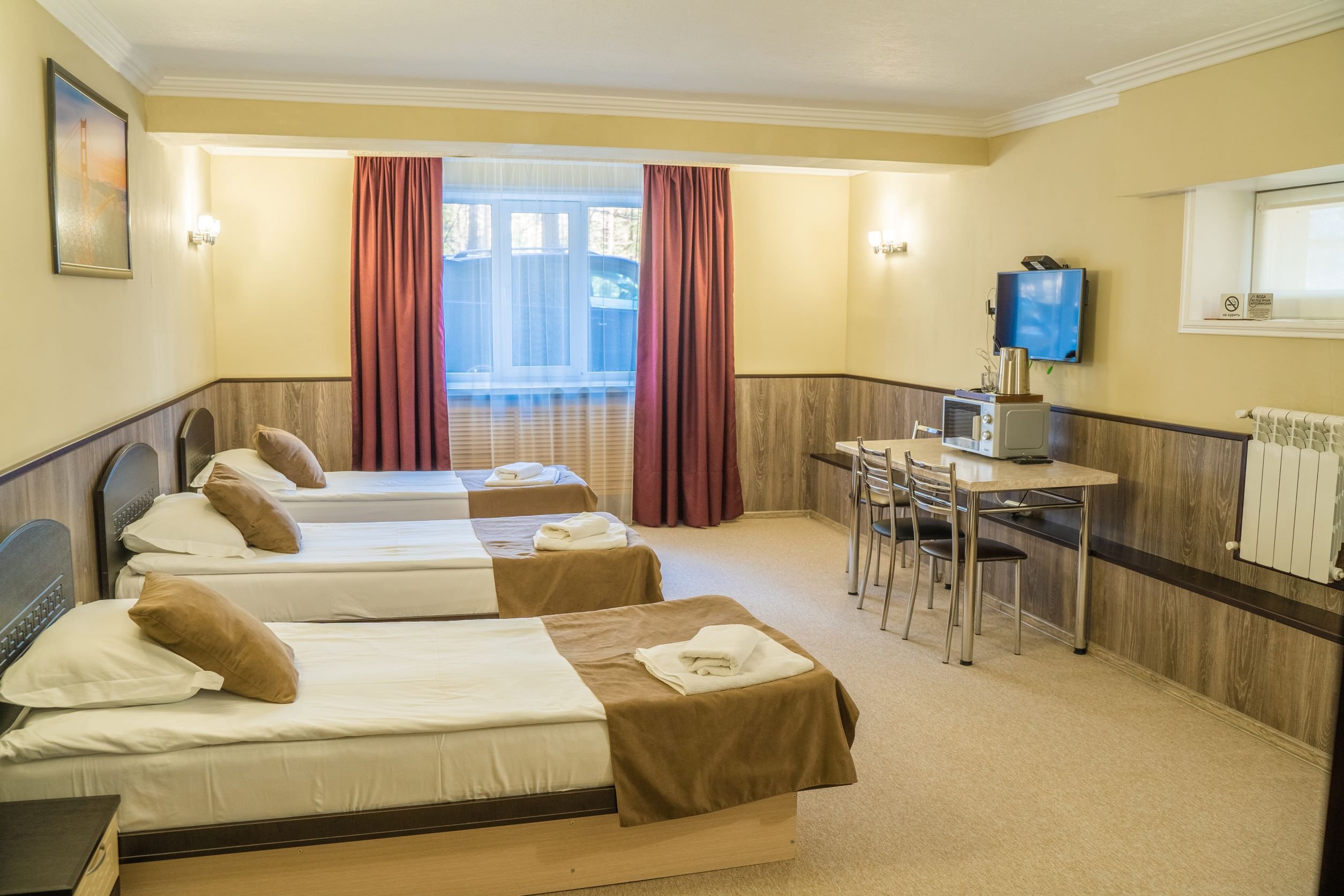 Стандартный 3-местный 1-комнатный (цокольный этаж)