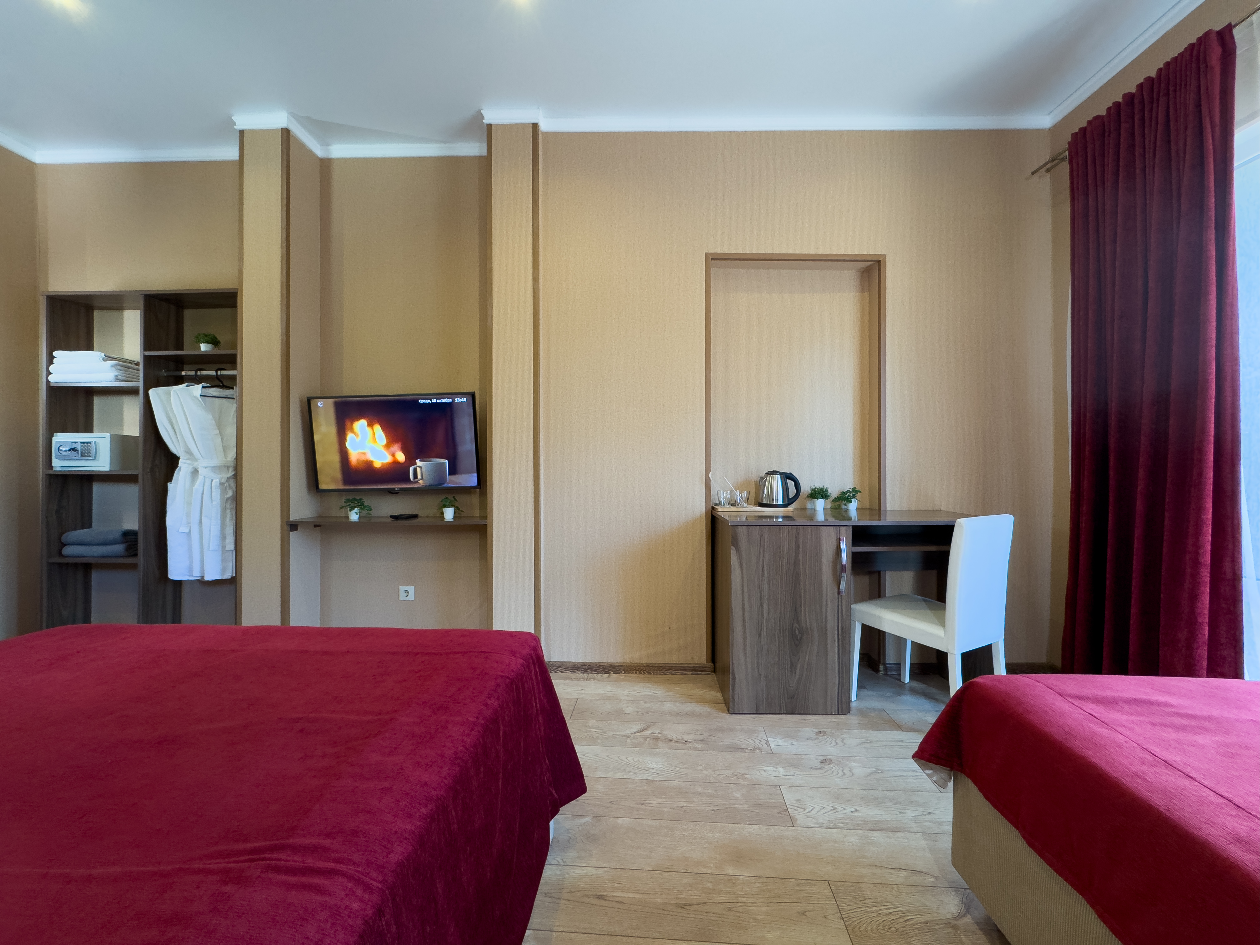 Супериор 3-местный 1-комнатный (с балконом)