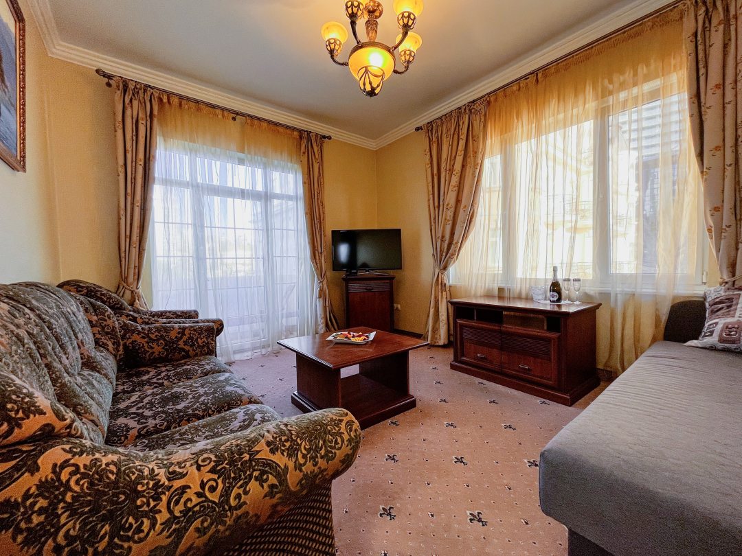 Люкс 5-местный 2-комнатный