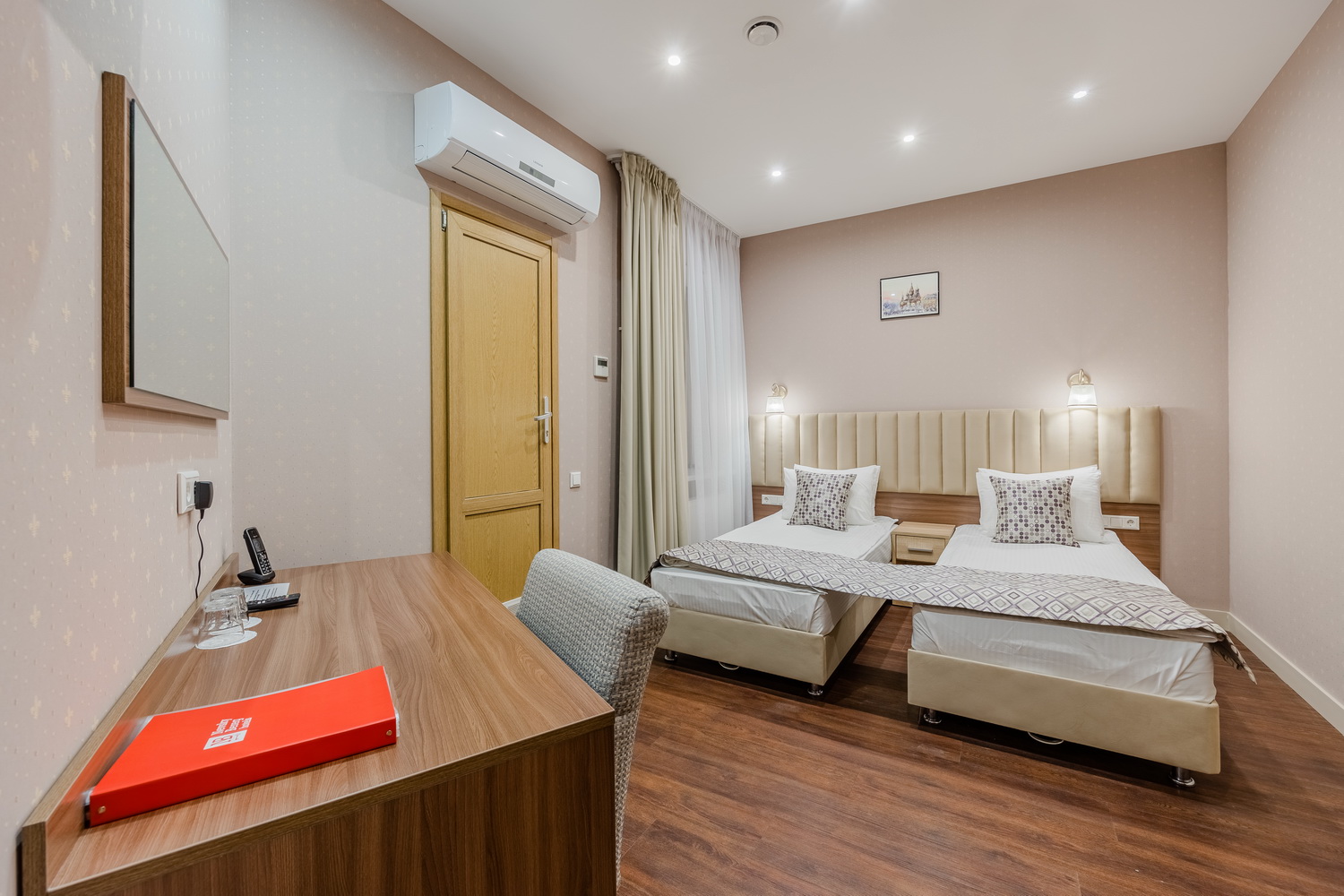 Фотография Стандартный 2-местный 1-комнатный (без окна)