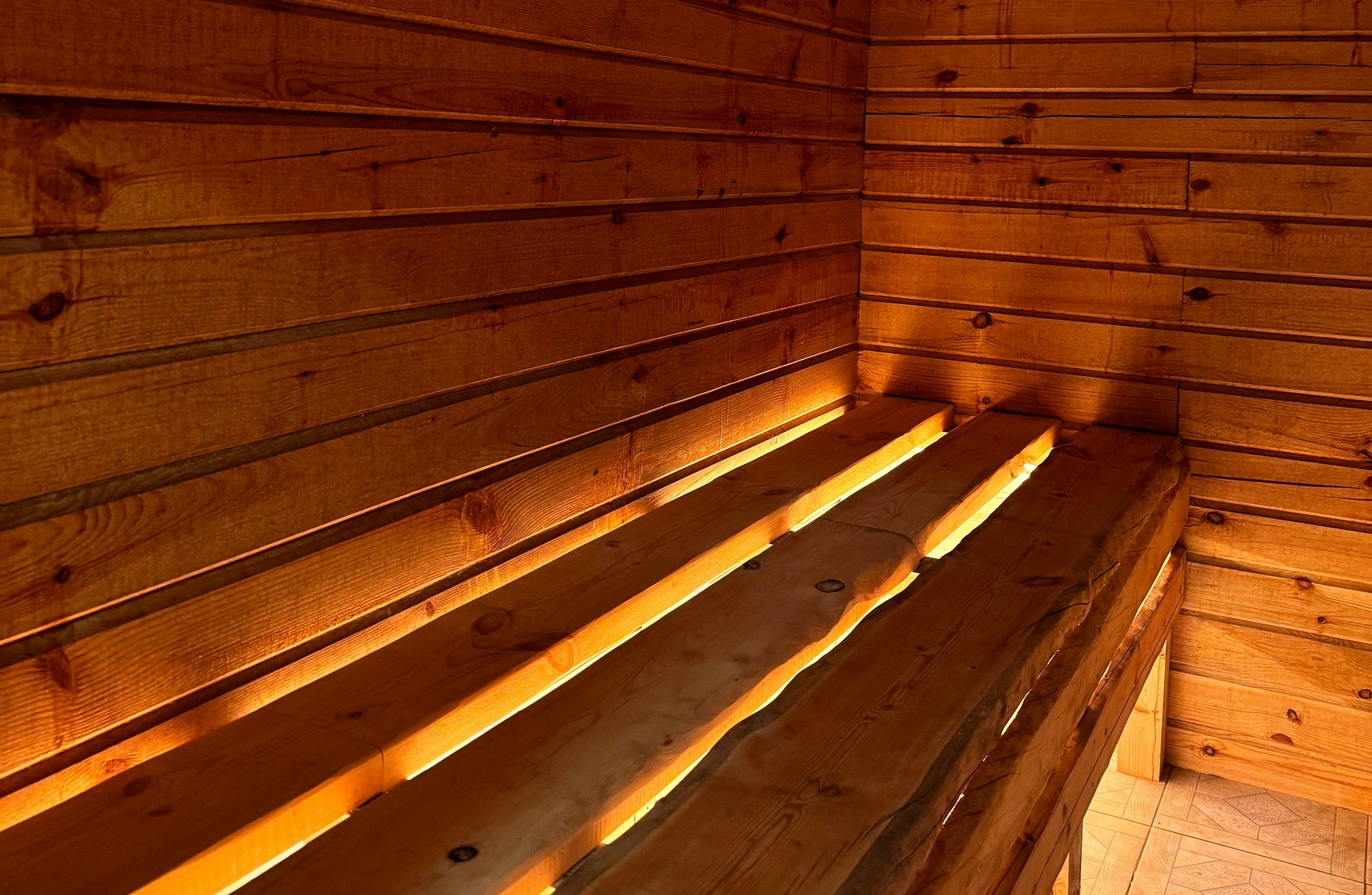 Дом 4-местный 2-комнатный (с баней и банным чаном)