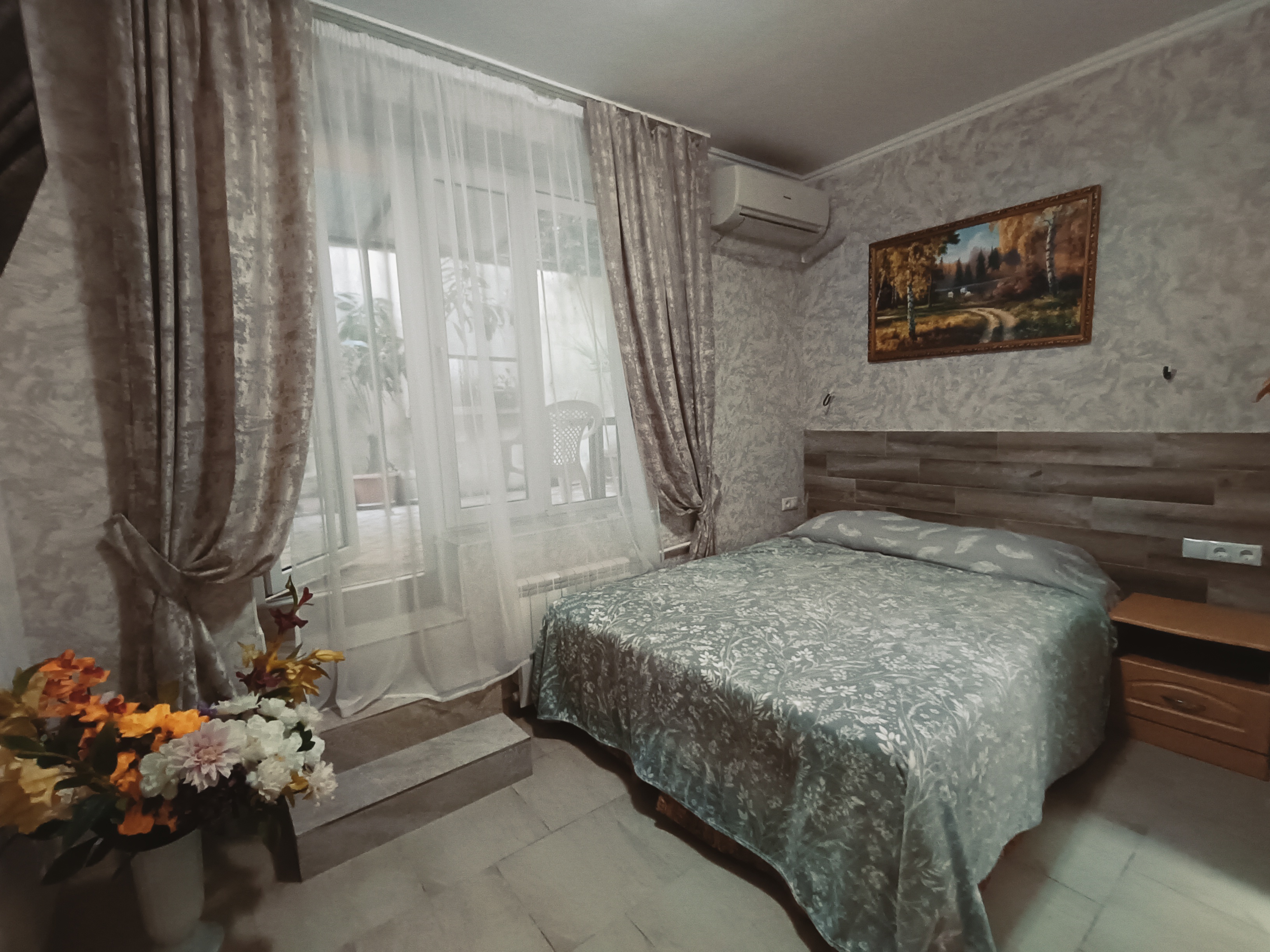 Номер 4-местный 2-комнатный (с террасой)