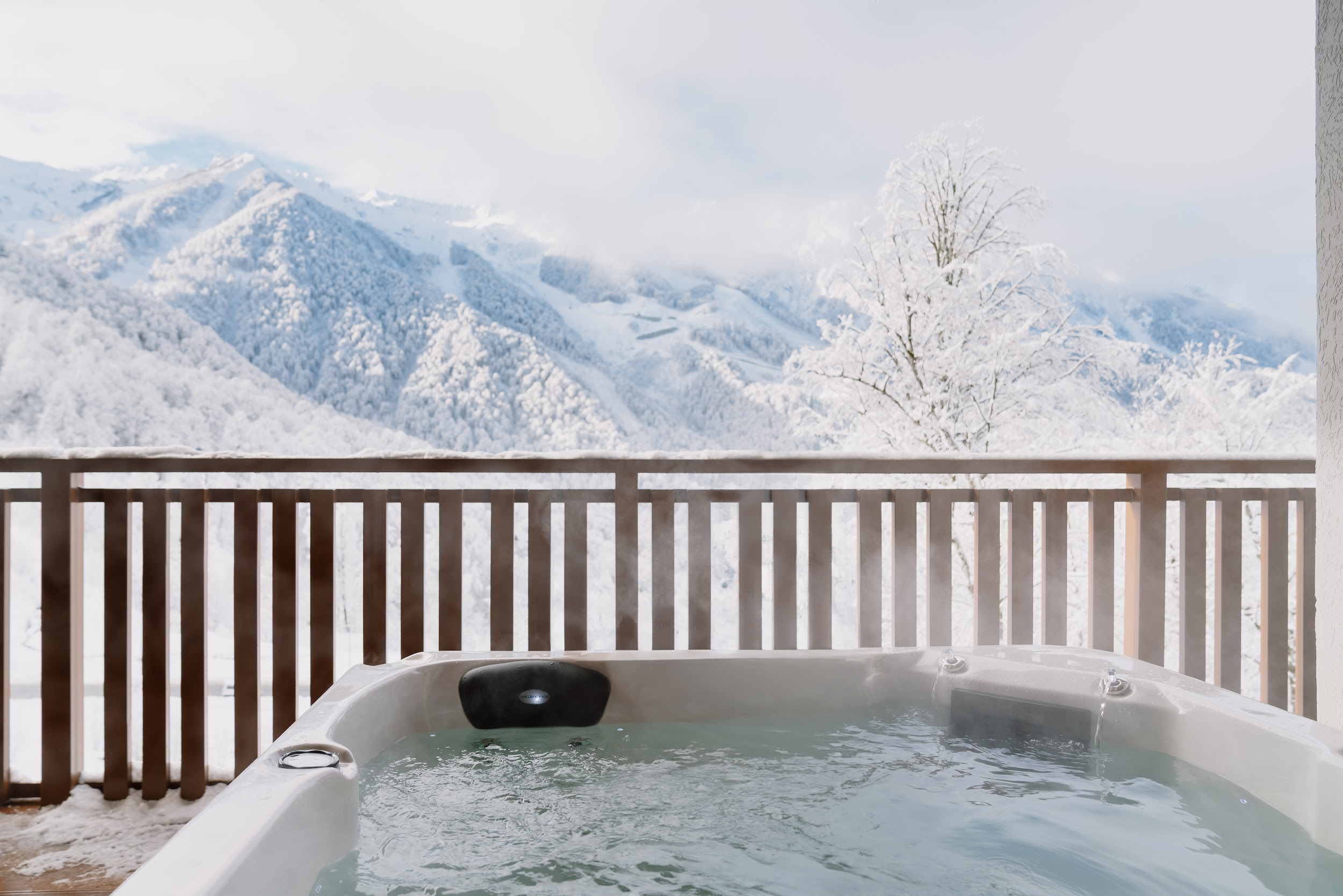 Апартаменты 8-местный 3-комнатный (с джакузи на террасе и видом на горы)