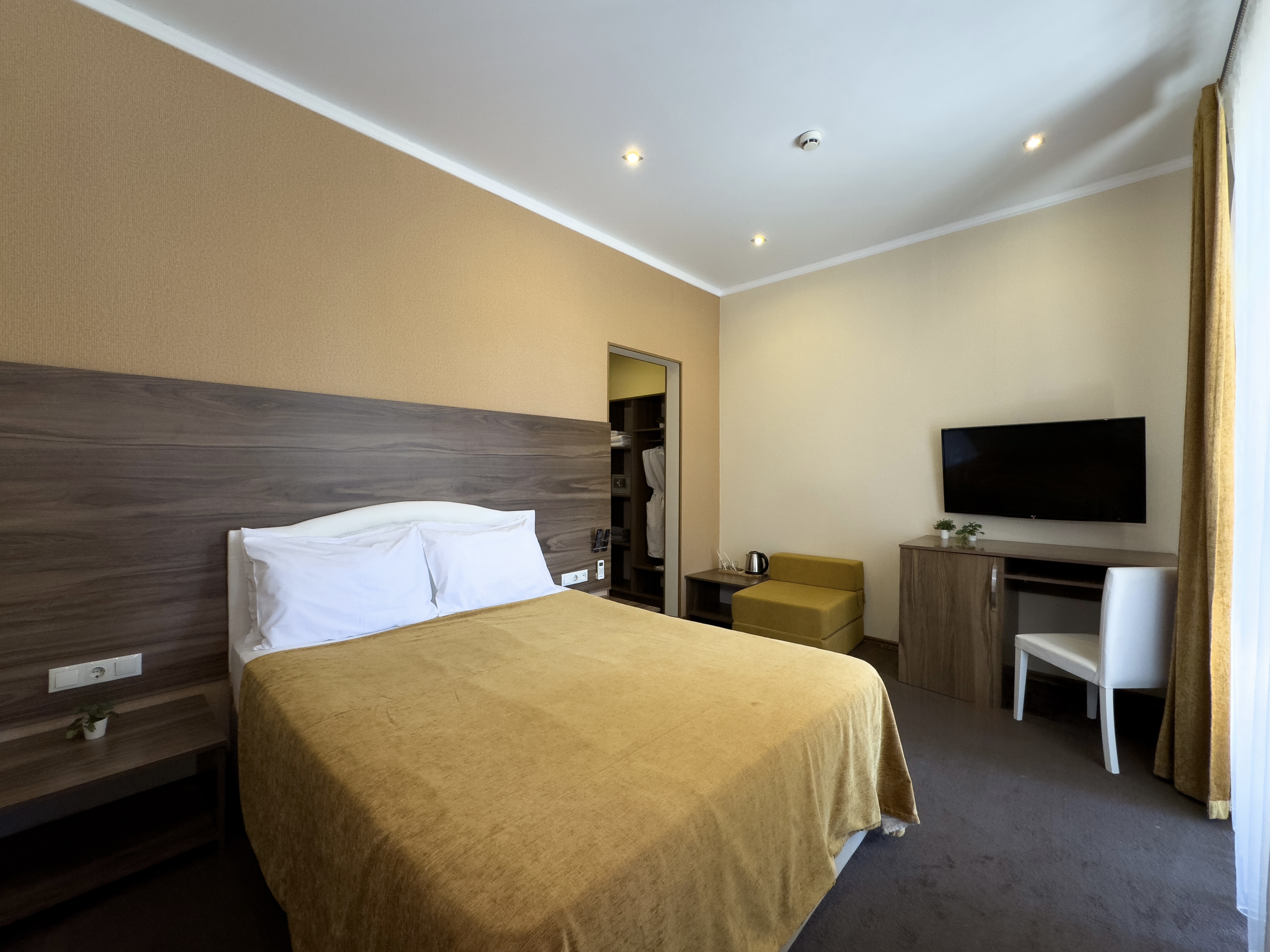 Стандартный 2-местный 1-комнатный (с балконом)