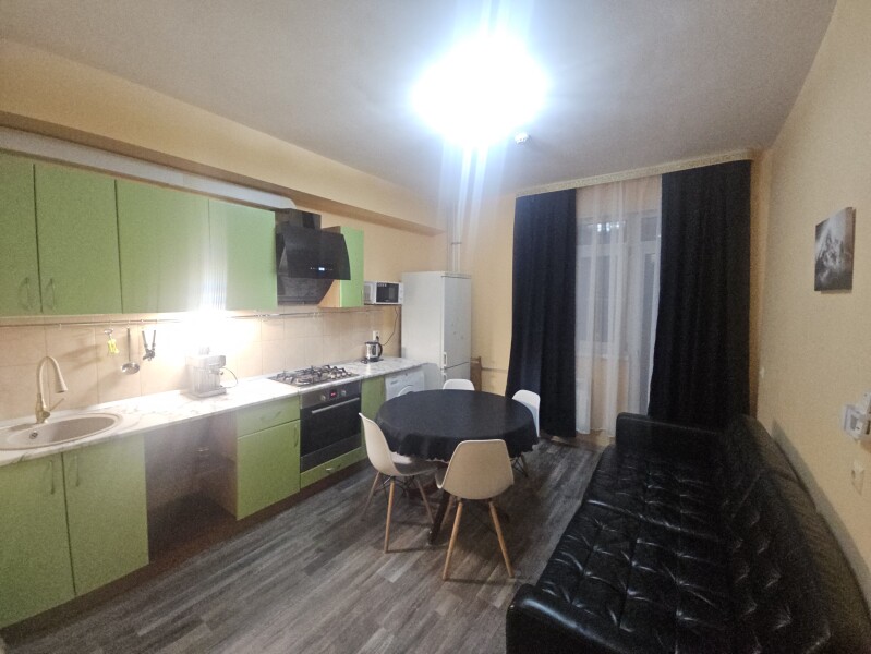 Апартаменты Полулюкс 8-местный 3-комнатный (2 спальни + кухня-гостиная)