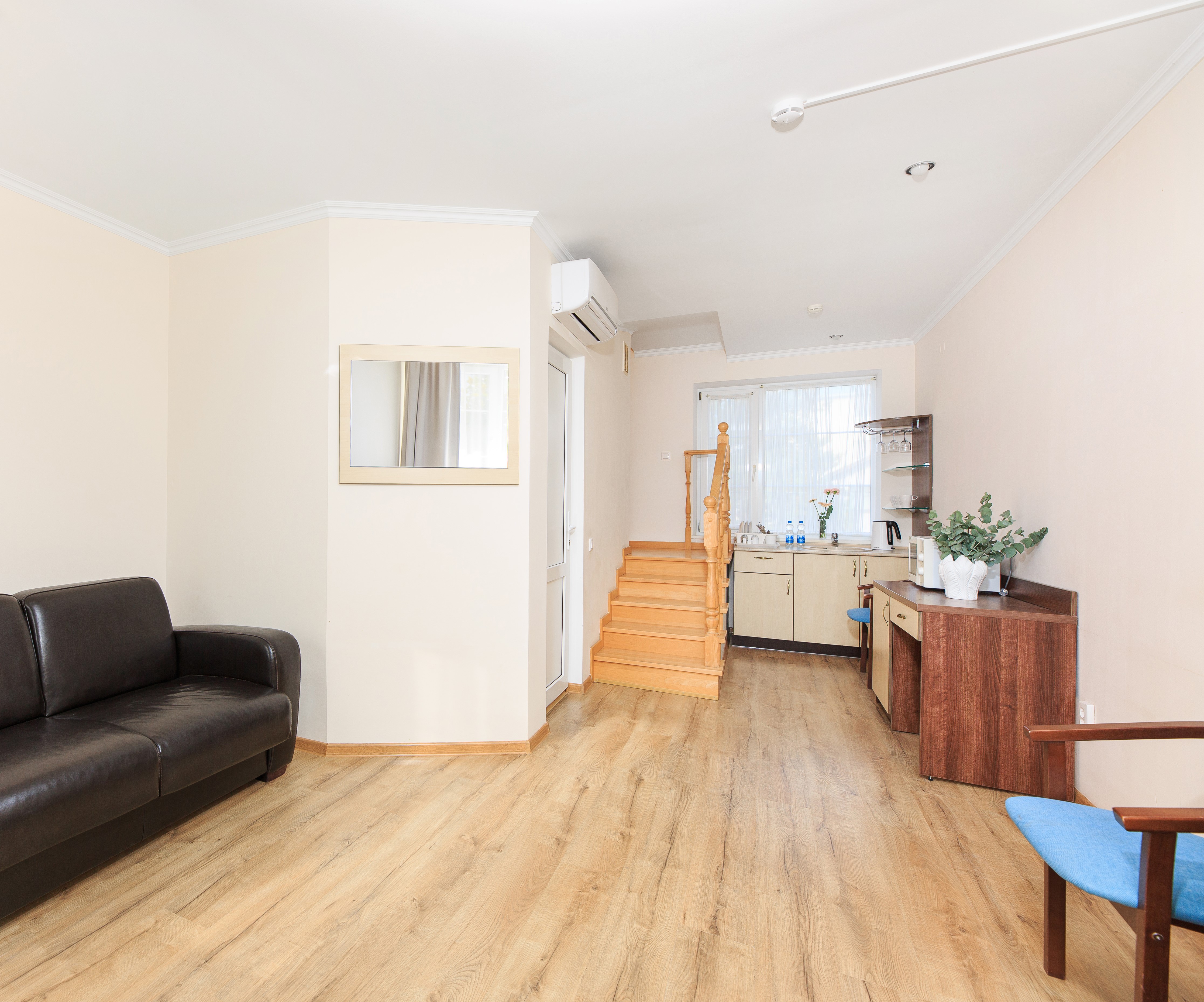 Апартаменты 4-местный 3-комнатный 2-уровневый