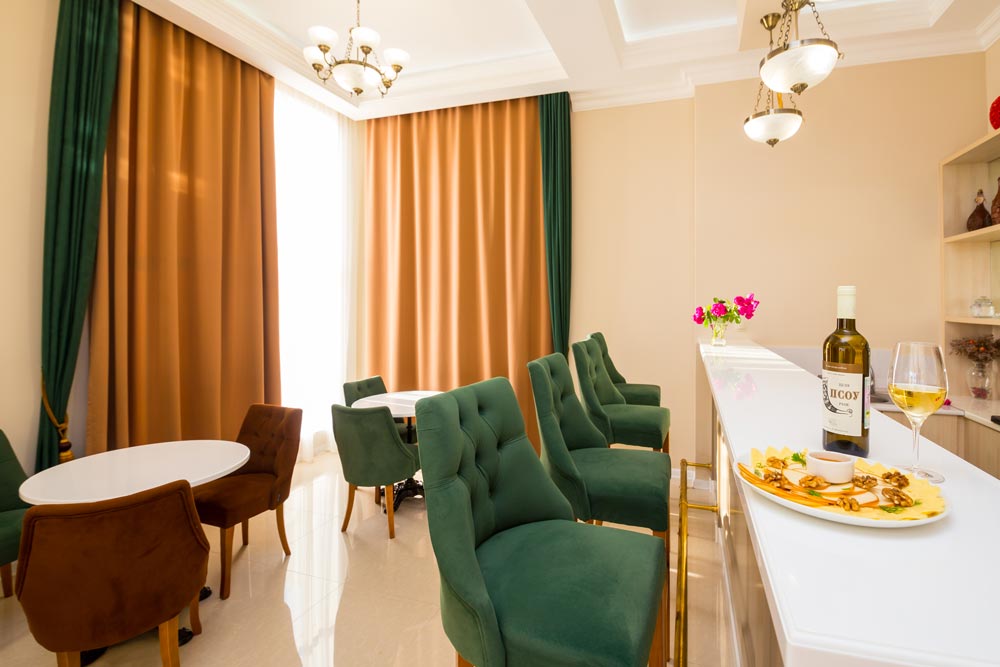 Золотой якорь(Гудаута)