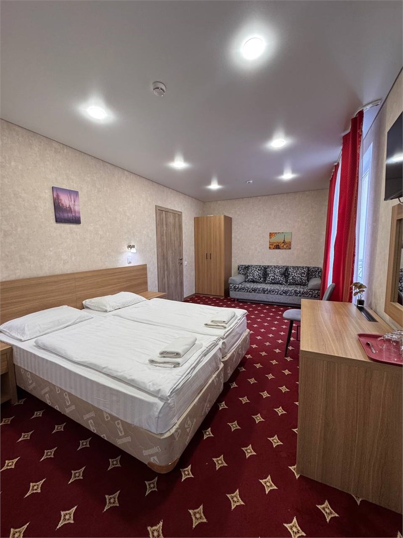 Стандартный 4-местный (с балконом, до 5 гостей)