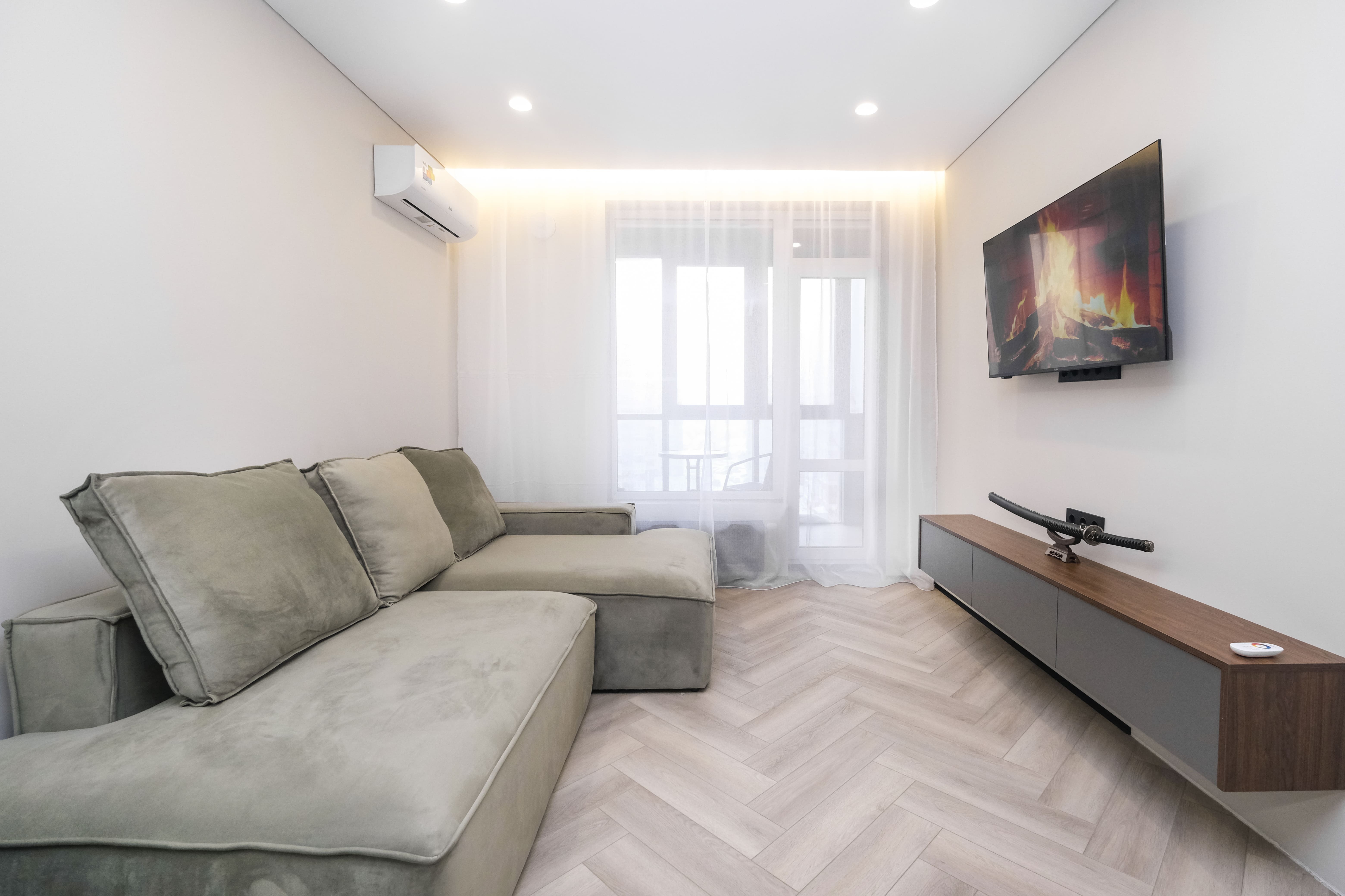 Room Hotel на Коминтерна 89