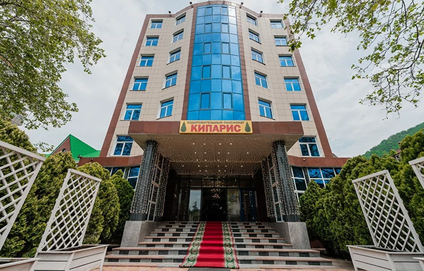 Кипарис (Ольгинка) — Ольгинка