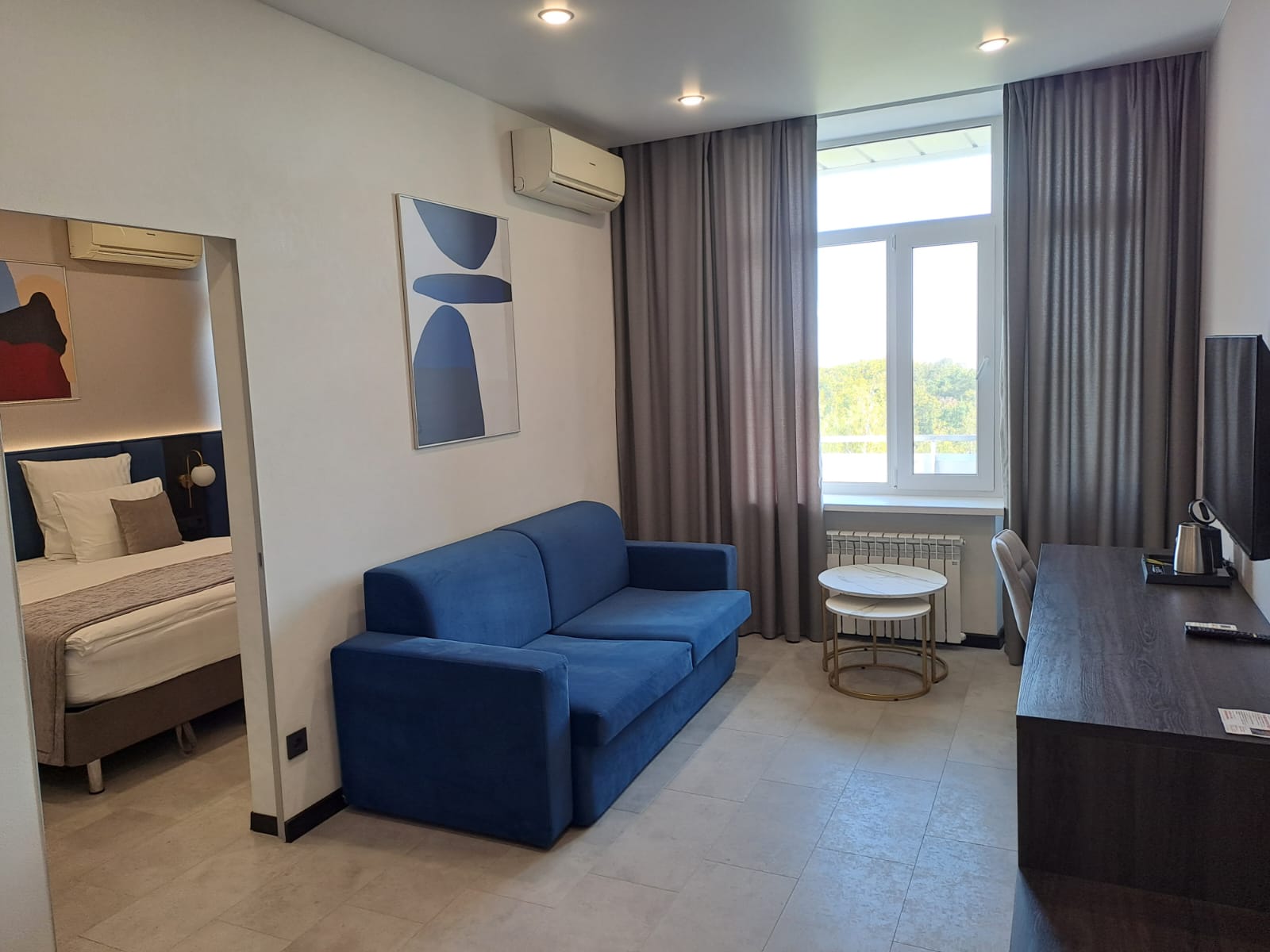 Джуниор сюит 2-местный 2-комнатный (Улучшенный)