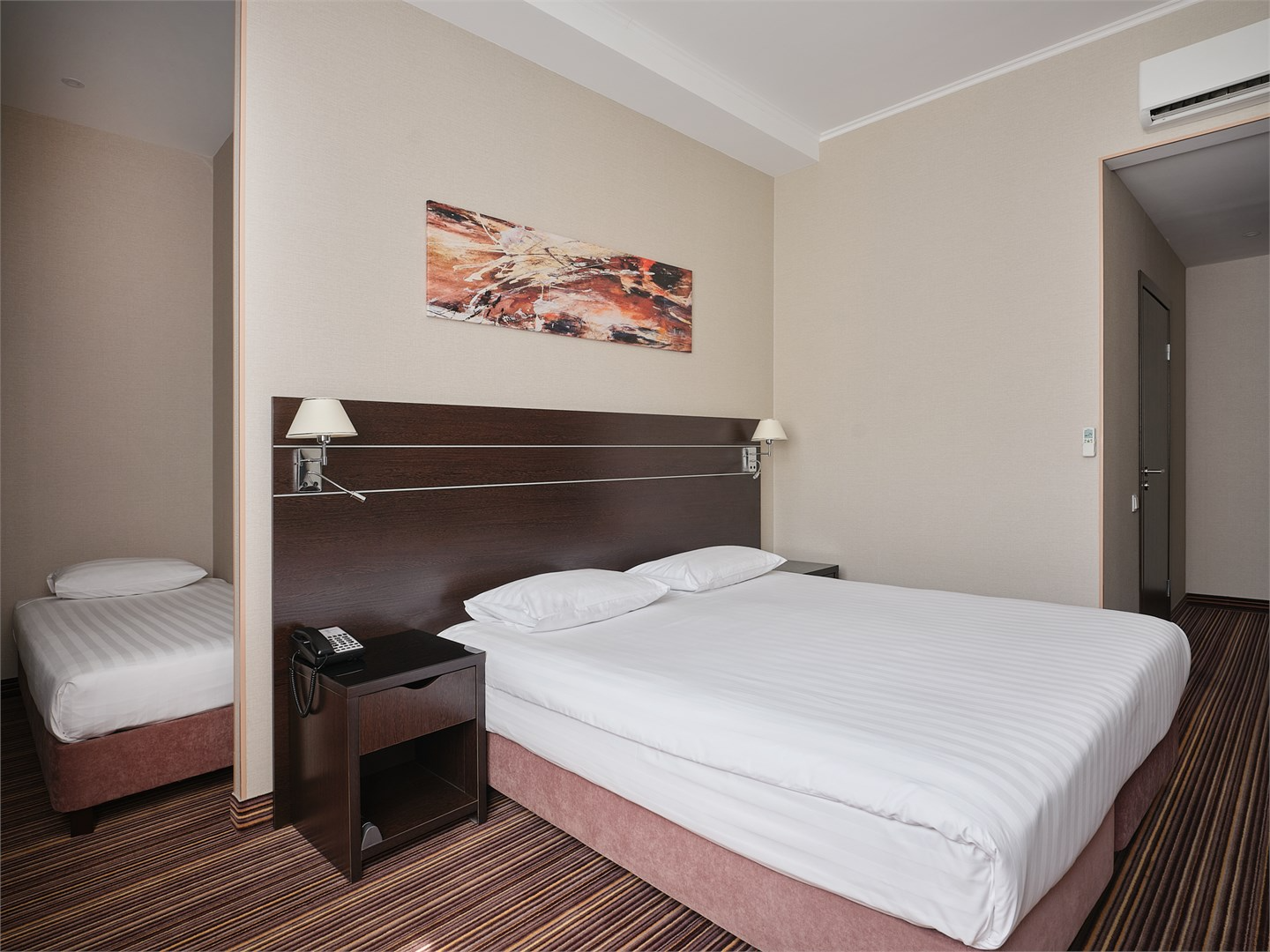 Фотография Люкс Семейный 2-местный