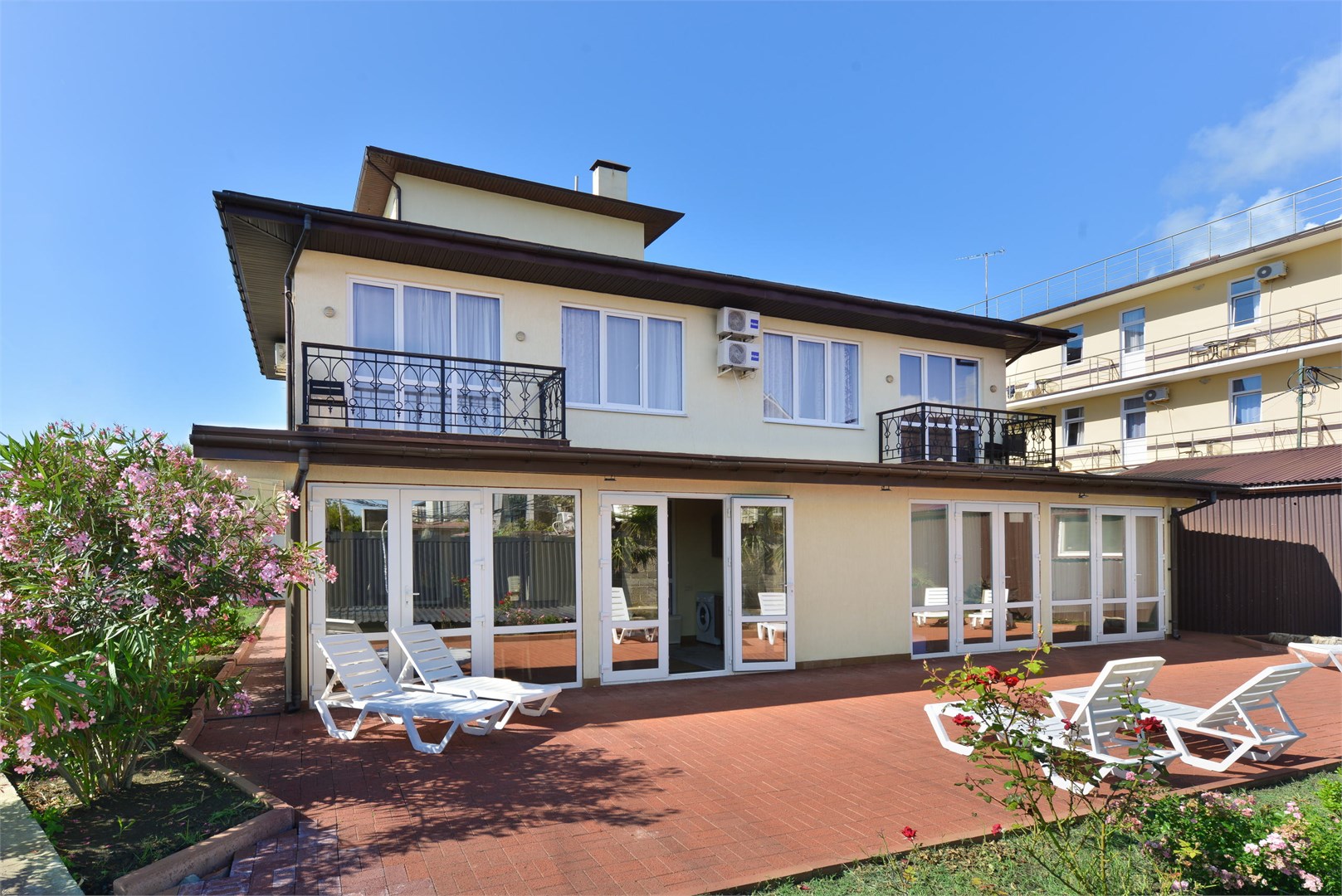 Коттедж 10-местный