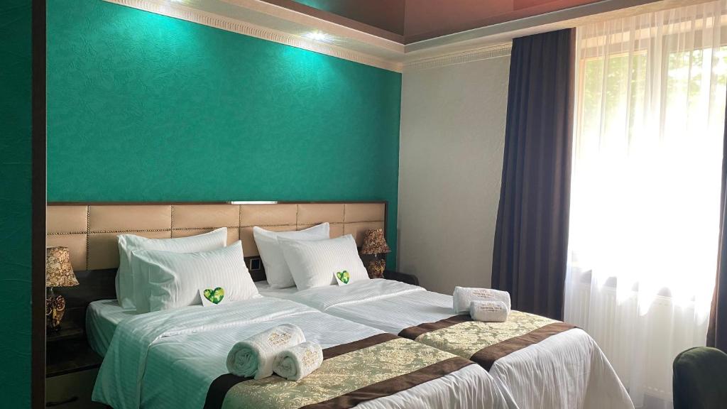 Georgia Gold Hotel