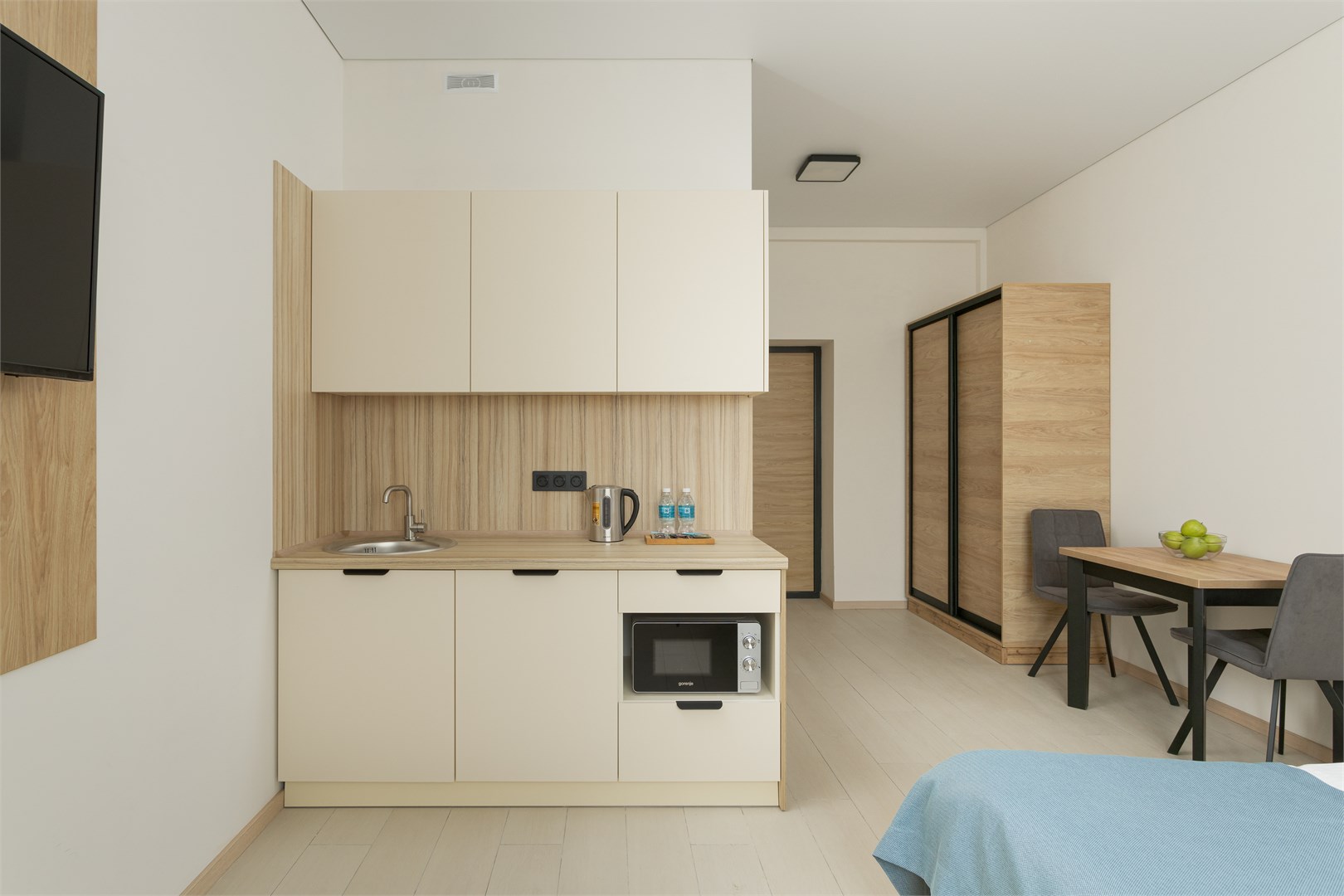 Lavicon Apart 3*