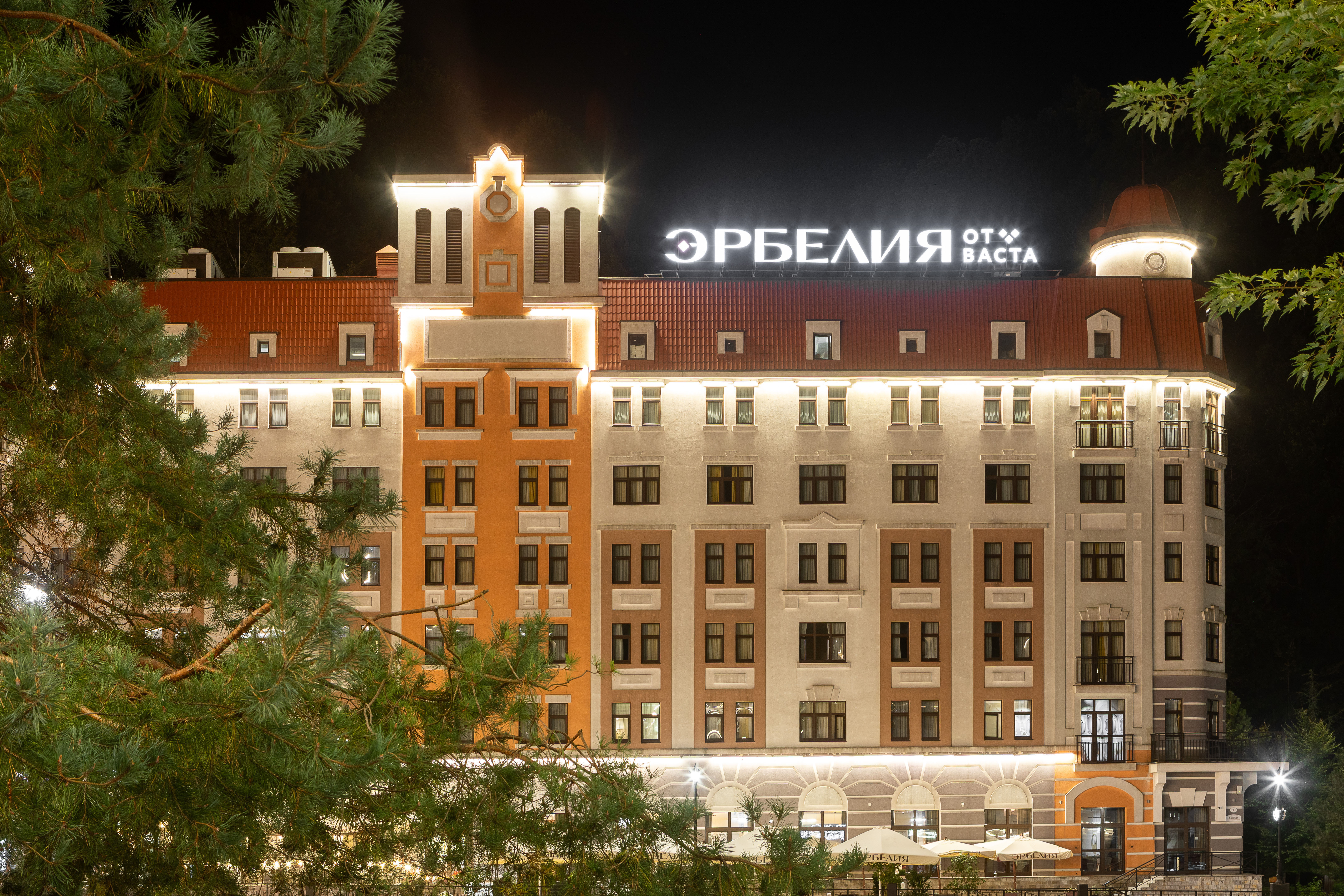 Внешний вид ночью