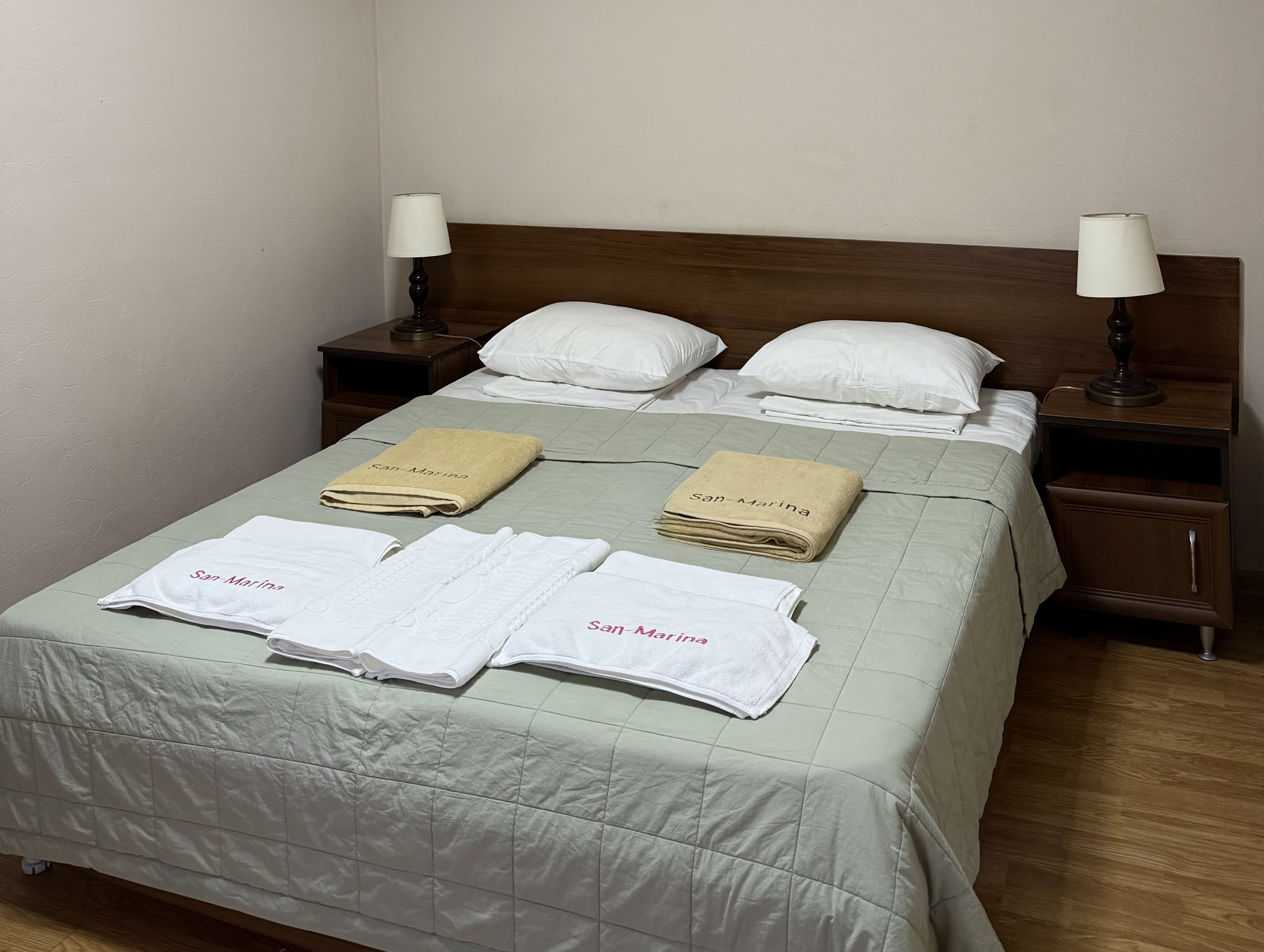 Фотография Полулюкс 2-местный 2-комнатный (вид на горы)